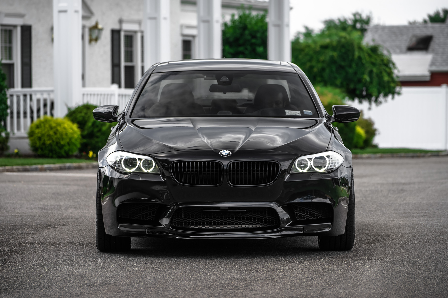A BMW M5 on 22 Inch Blaque Diamond BD-23 Silver Wheels