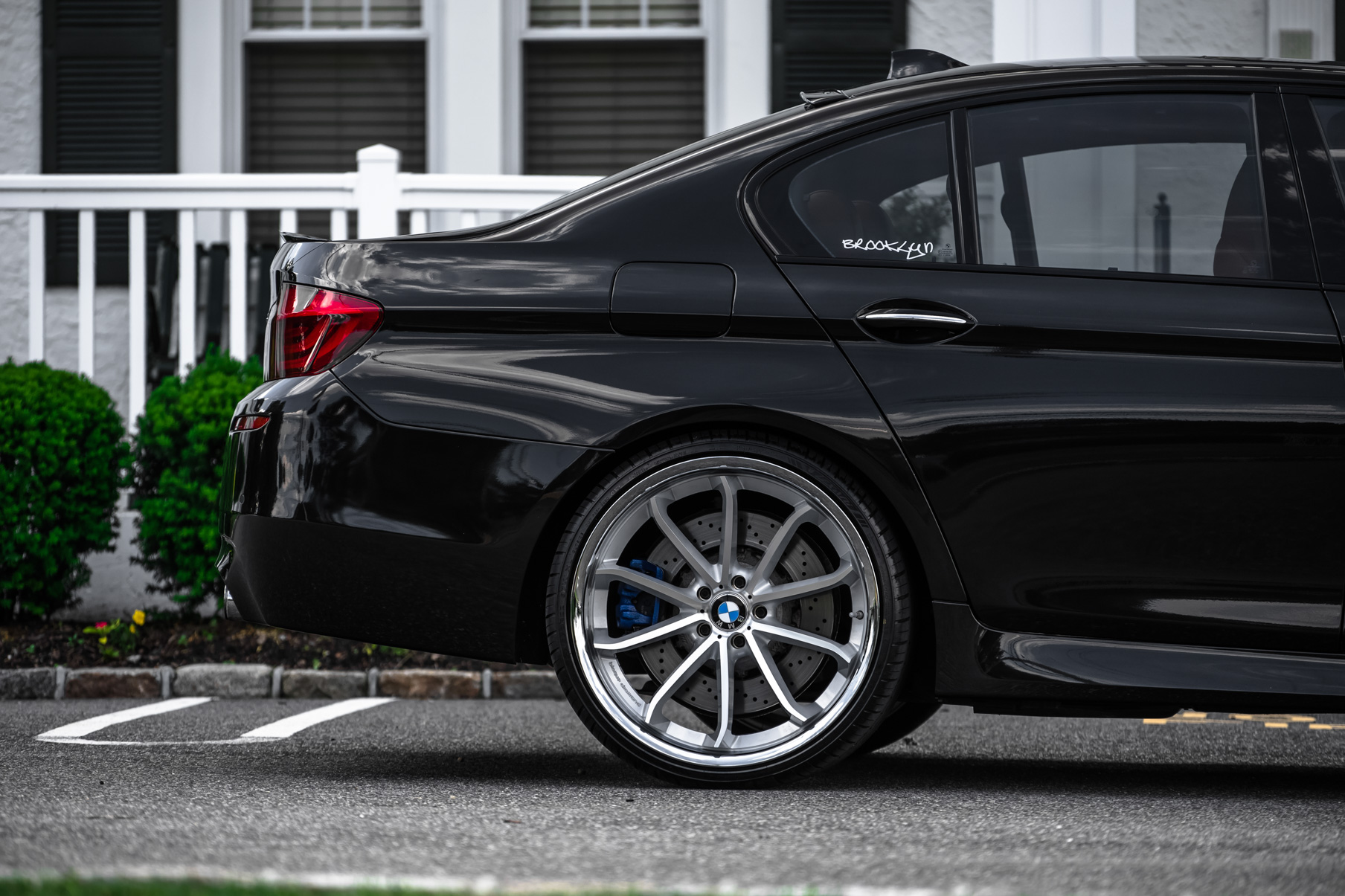 A BMW M5 on 22 Inch Blaque Diamond BD-23 Silver Wheels