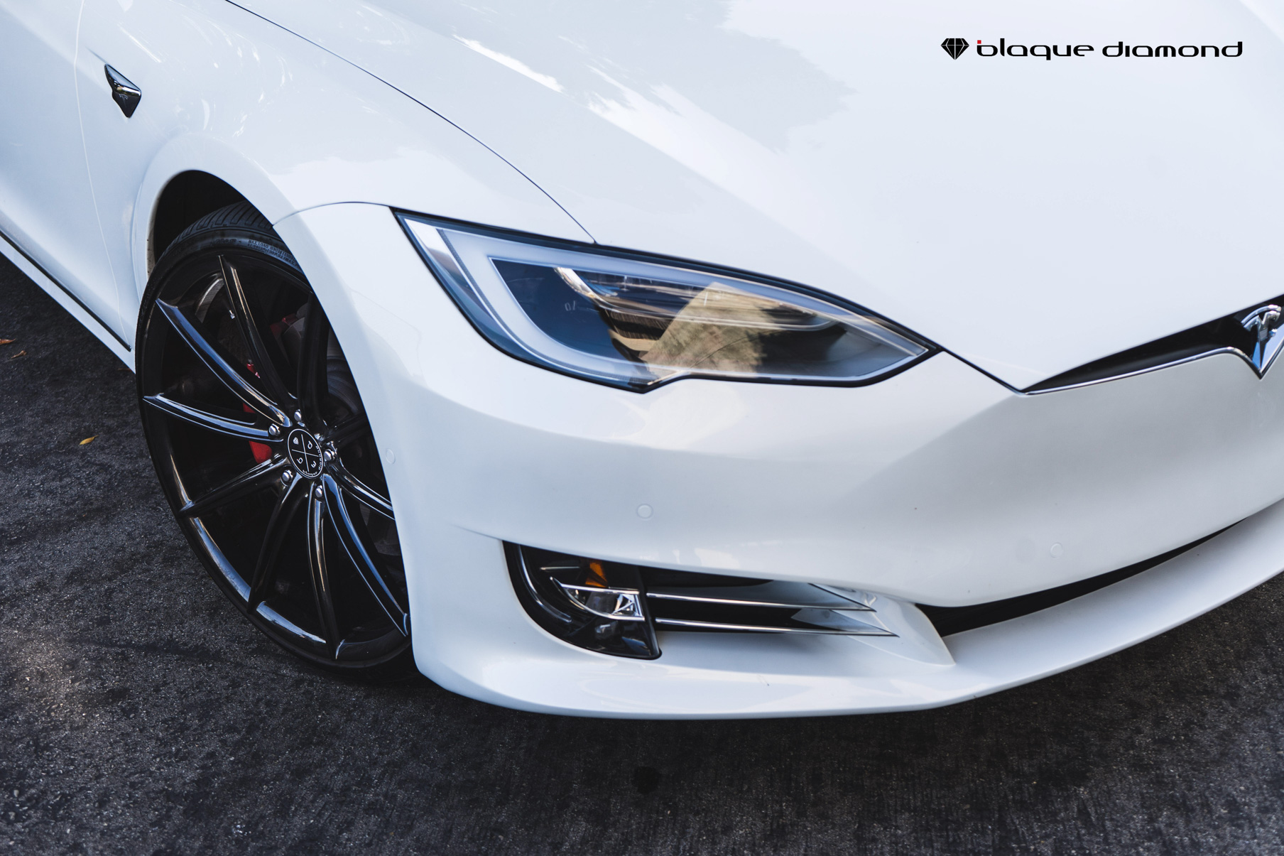 A 2018 Tesla S on 20 Inch Blaque Diamond BD-11 Gloss Black Wheels