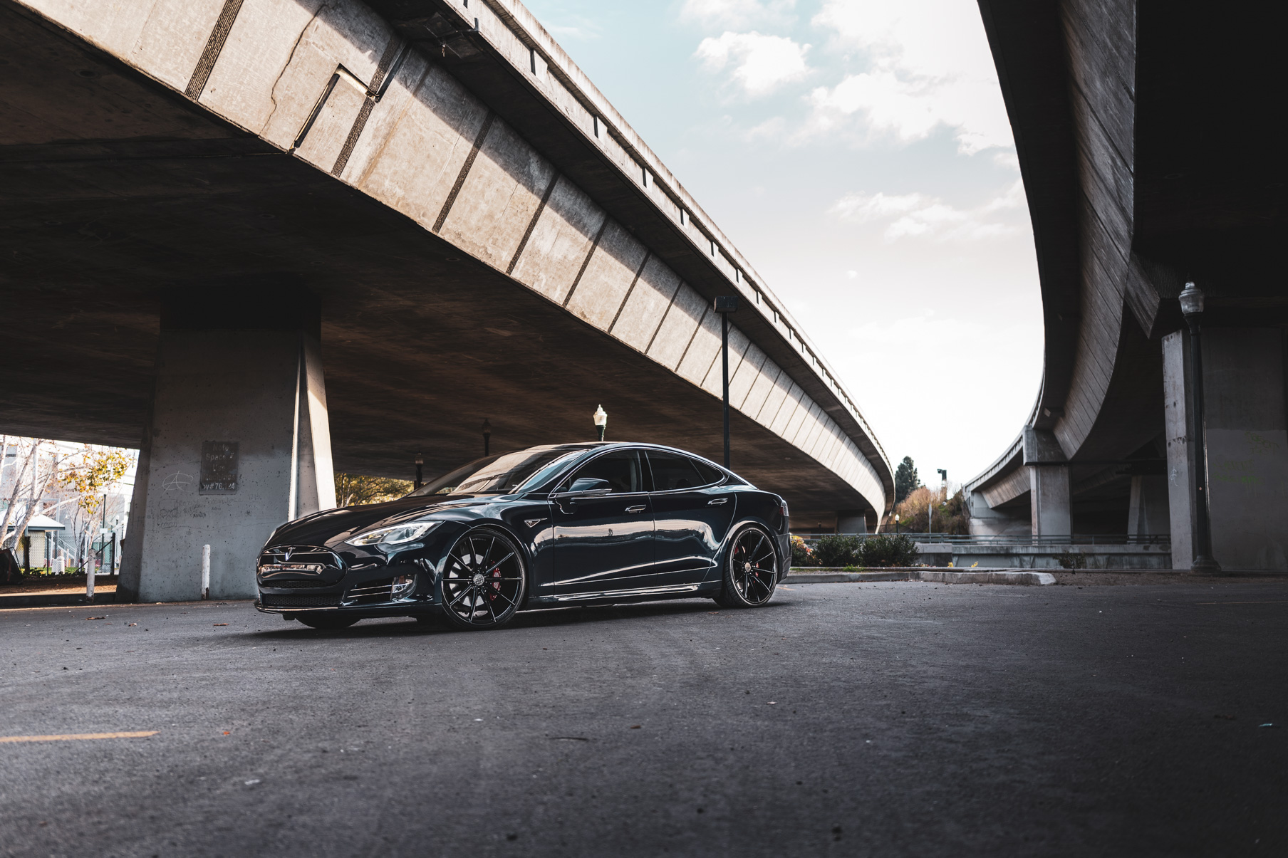 A 2016 Tesla Model S on 20 Inch Blaque Diamond BD-11 Gloss Black Wheels