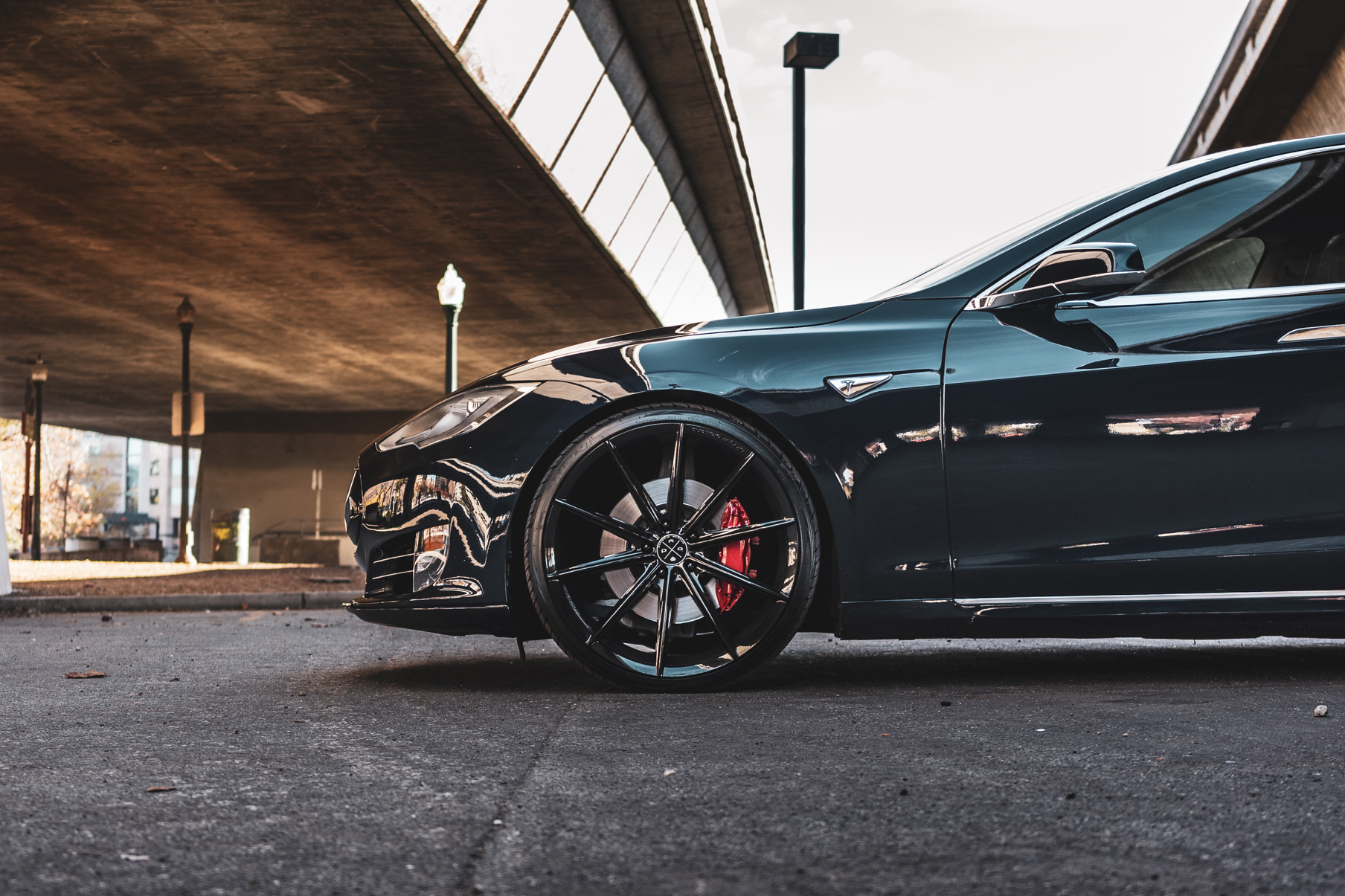 A 2016 Tesla Model S on 20 Inch Blaque Diamond BD-11 Gloss Black Wheels
