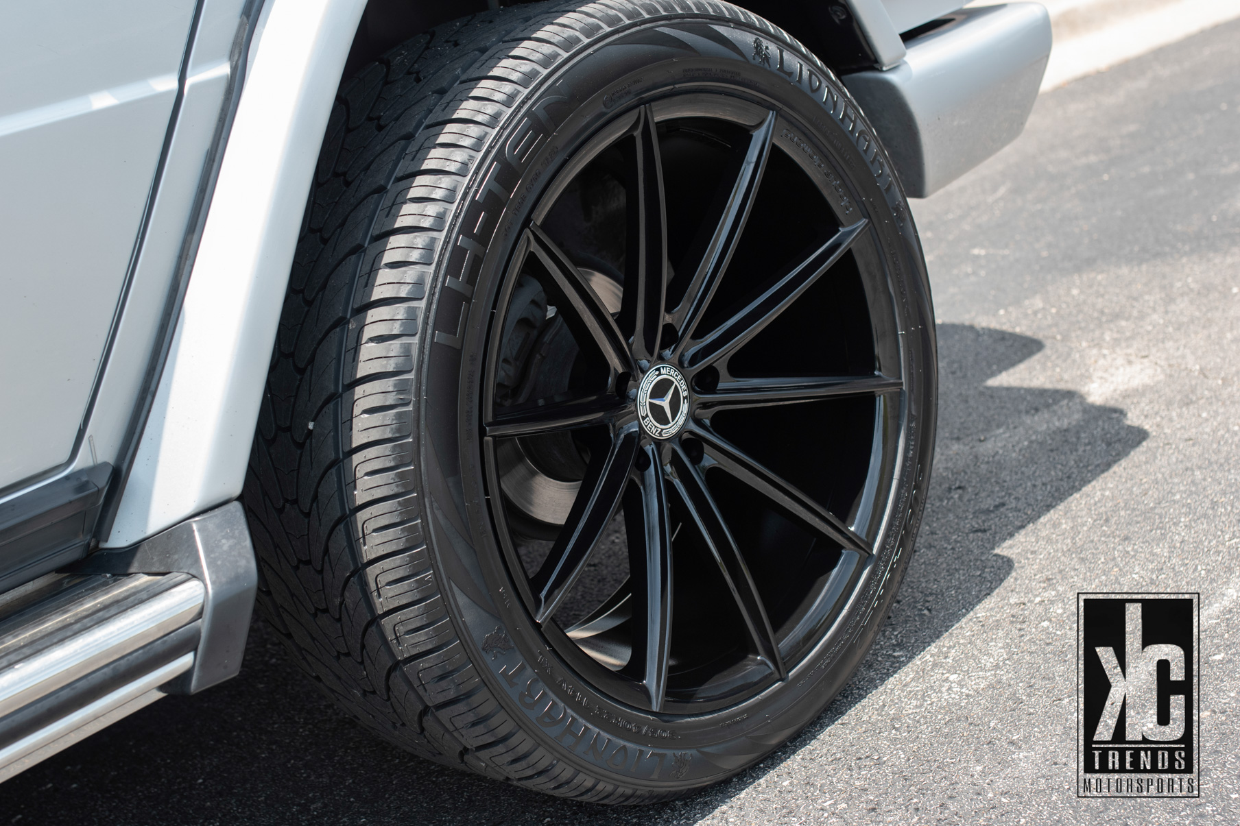 A 2015 Mercedes-Benz G Wagon G550 on Blaque Diamond BD-11 Gloss Black Wheels