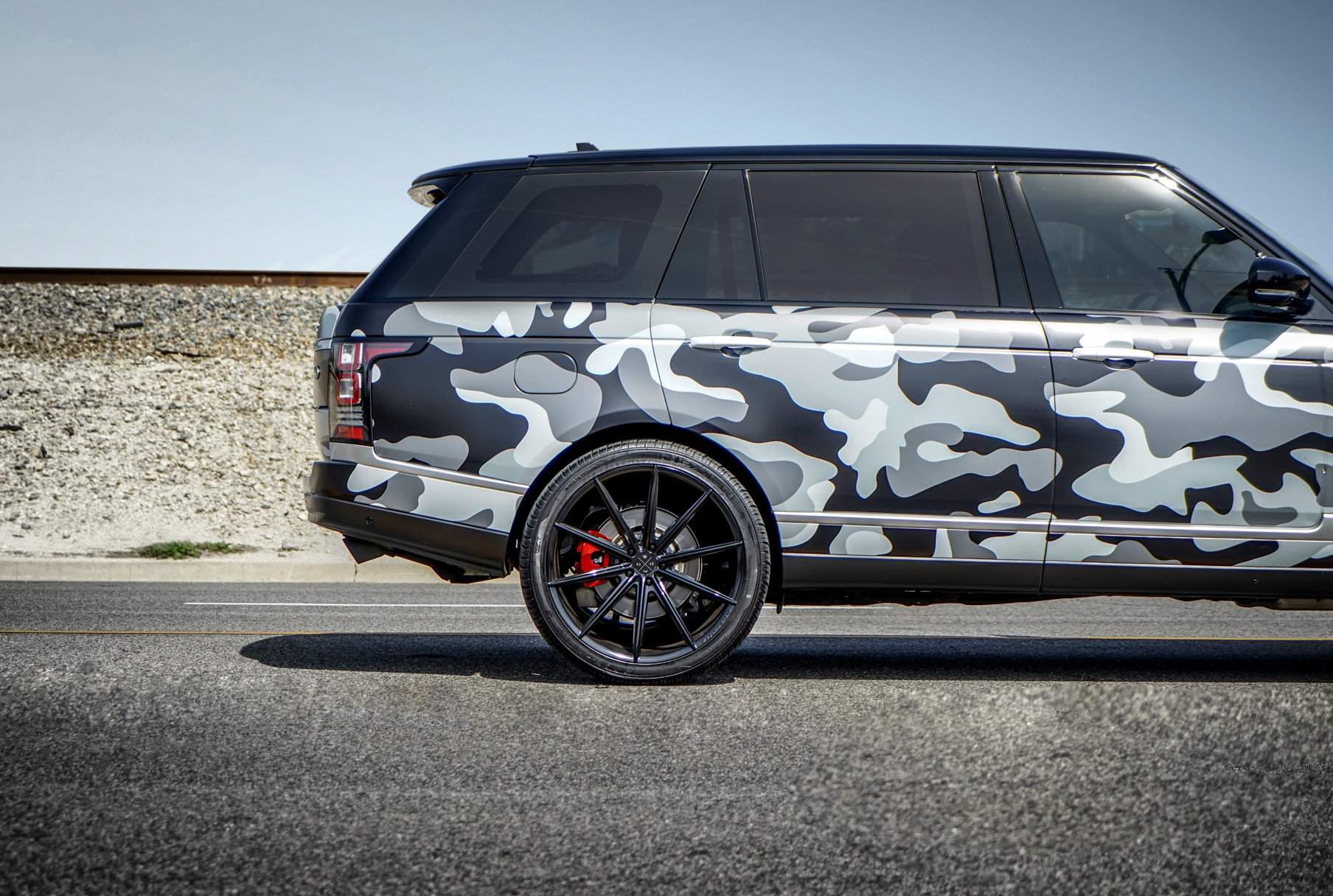 A 2018 Range Rover on 24 Inch Blaque Diamond on BD-11 Gloss Black Wheels