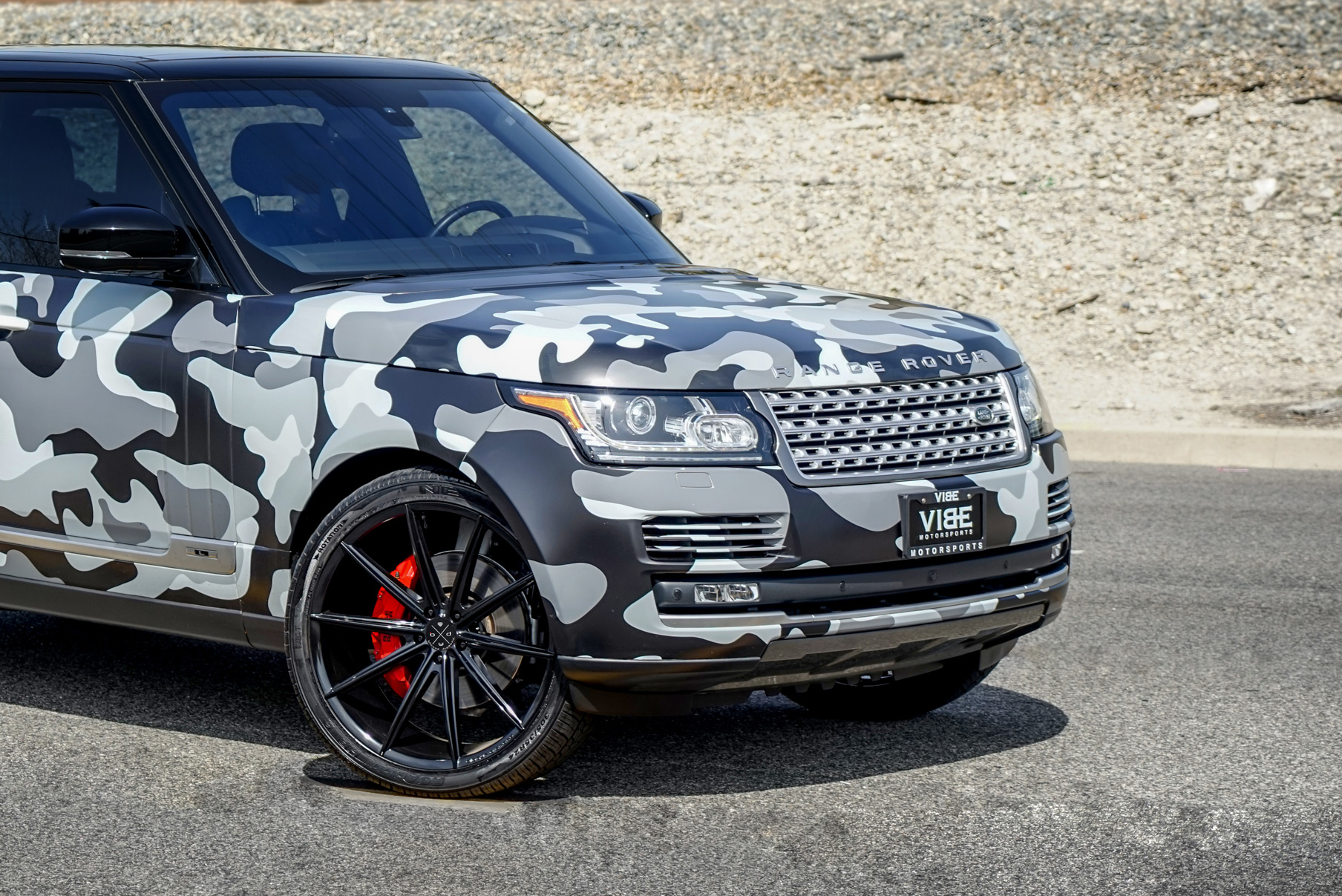 A 2018 Range Rover on 24 Inch Blaque Diamond on BD-11 Gloss Black Wheels