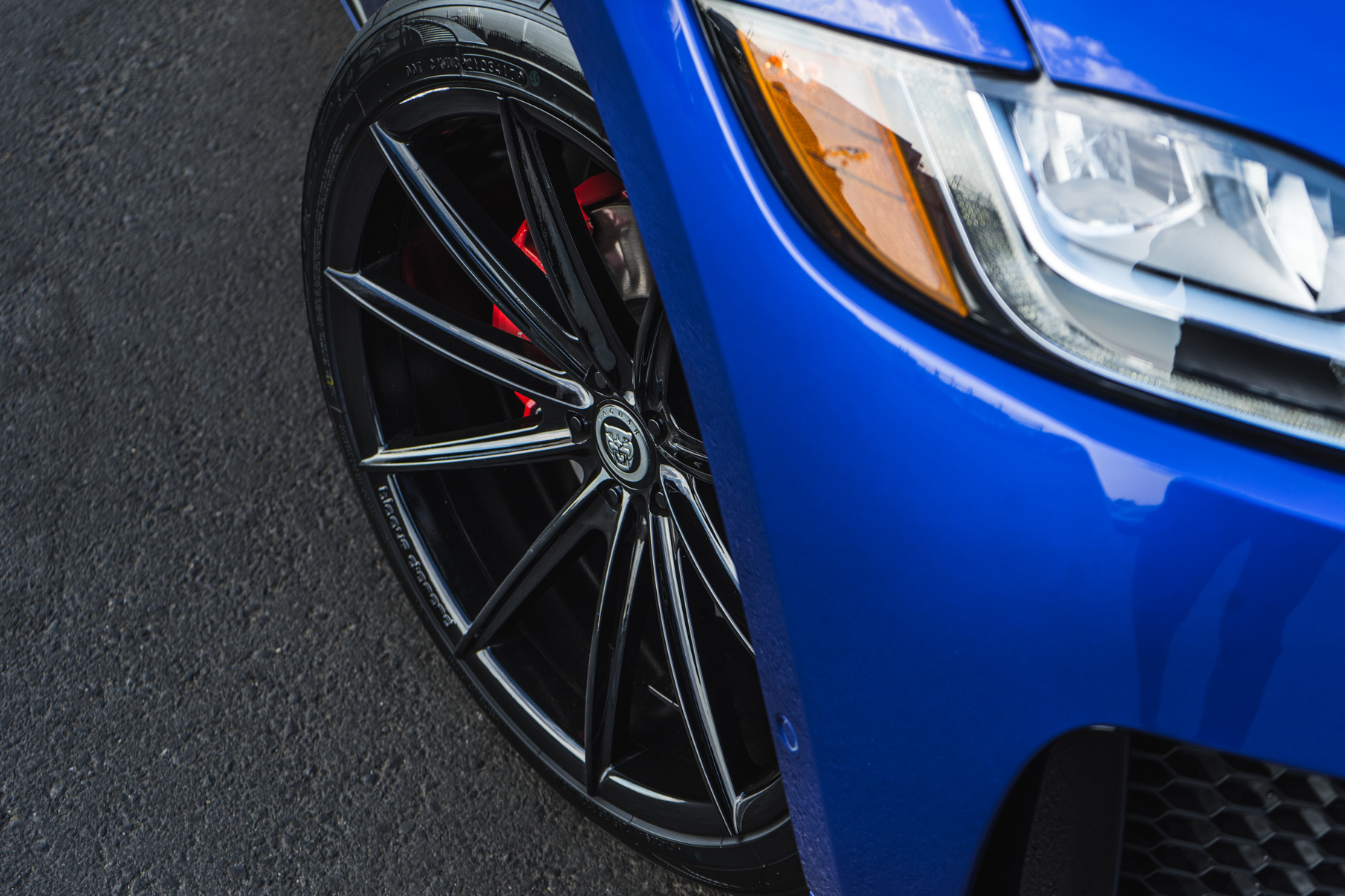 A 2018 Jaguar F on 22 Inch Blaque Diamond BD-11 Gloss Black Wheels