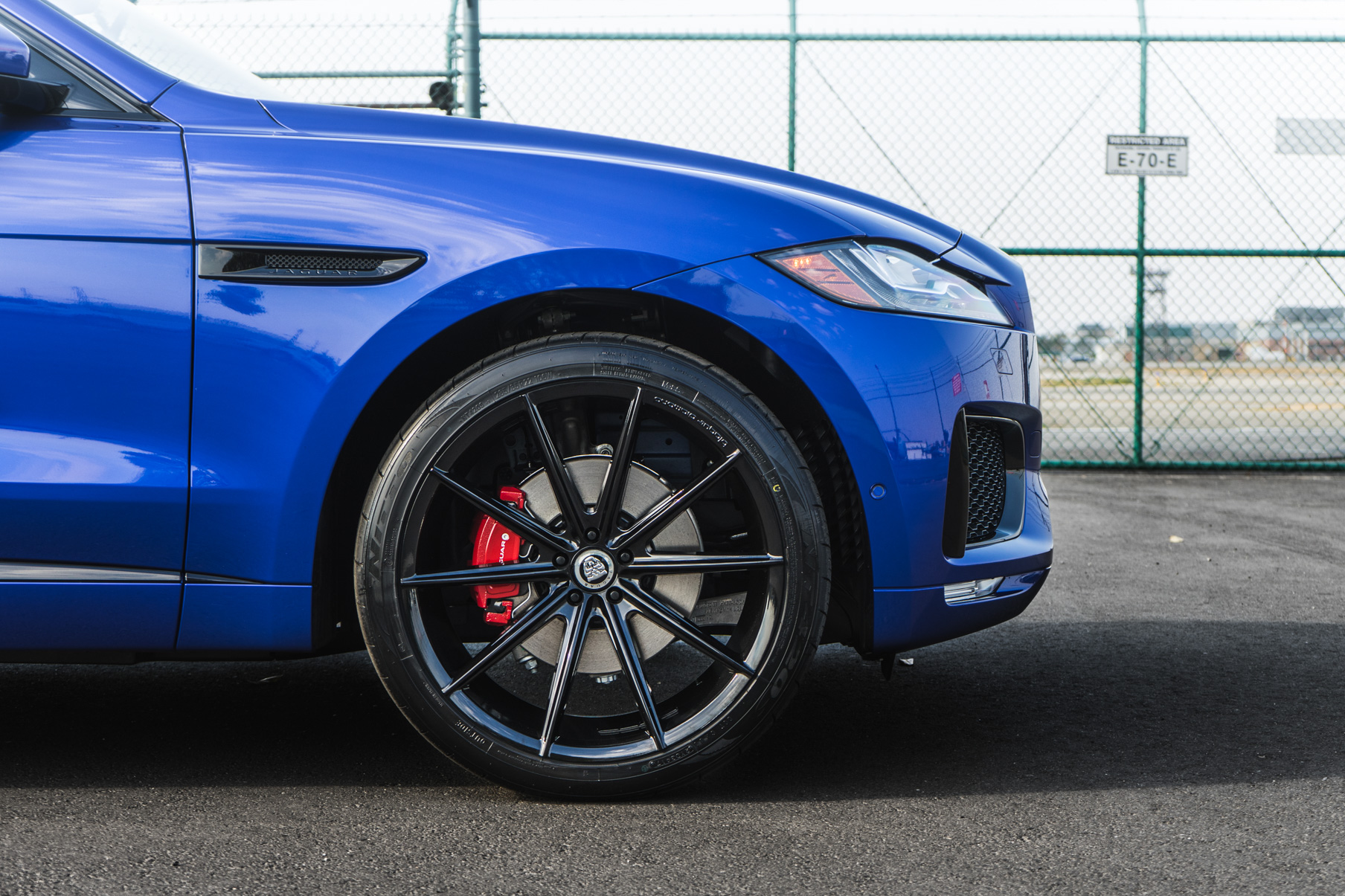 A 2018 Jaguar F on 22 Inch Blaque Diamond BD-11 Gloss Black Wheels