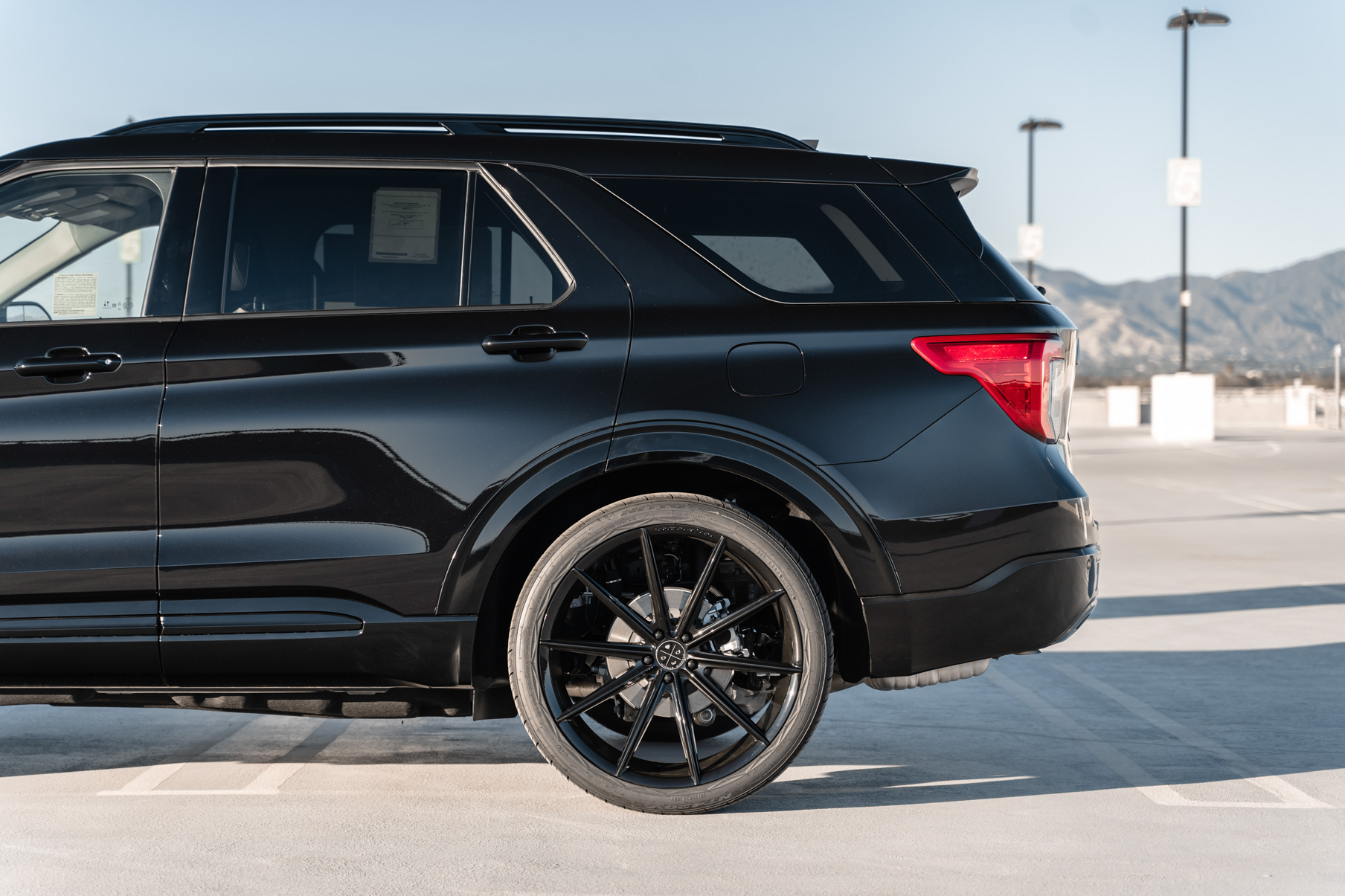 2021 Ford Explorer | BD11 Gloss Black Wheels
