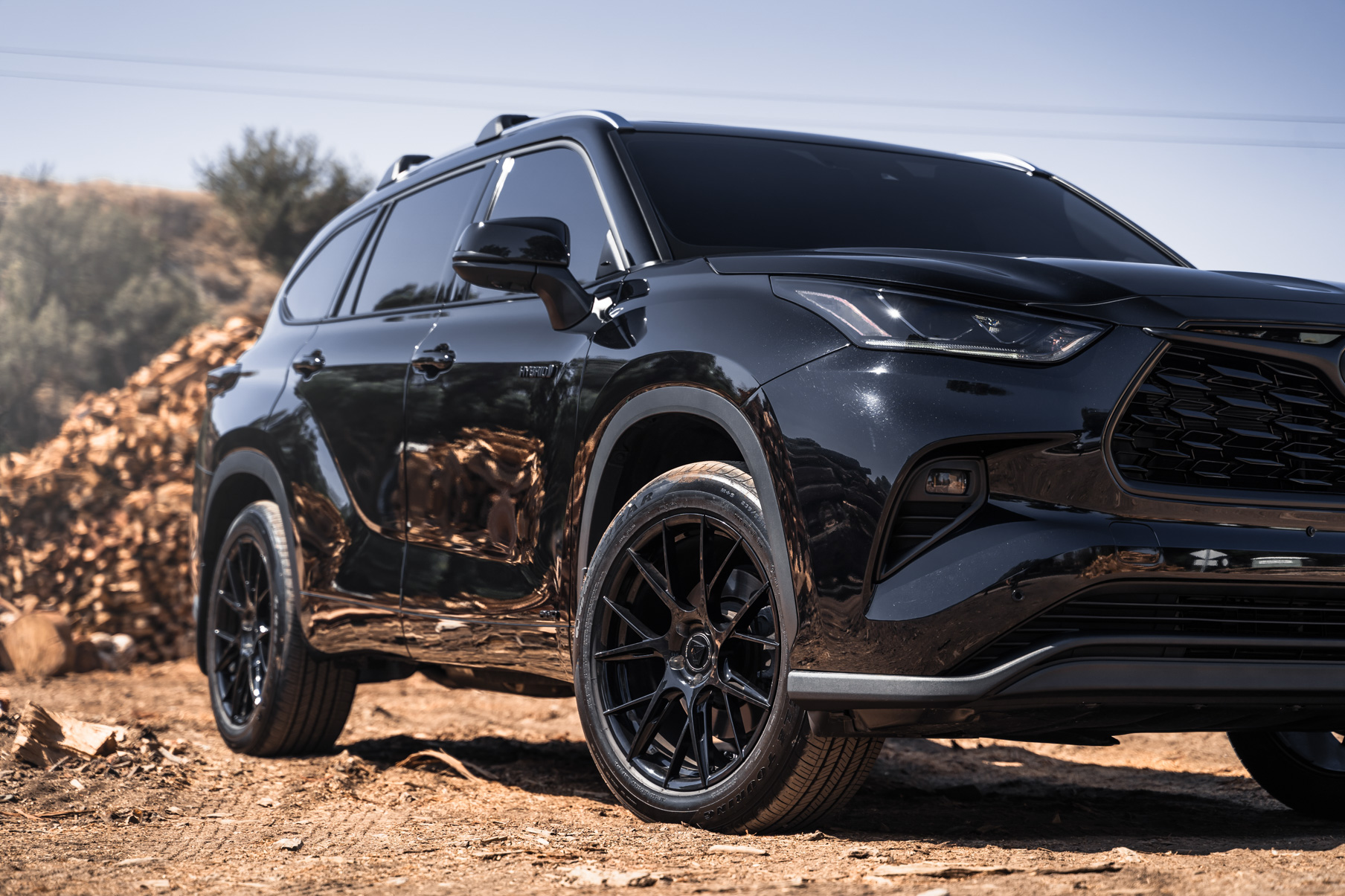A 2021 Toyota Highlander on Blaque Diamond BD-F18 Gloss Black Wheels