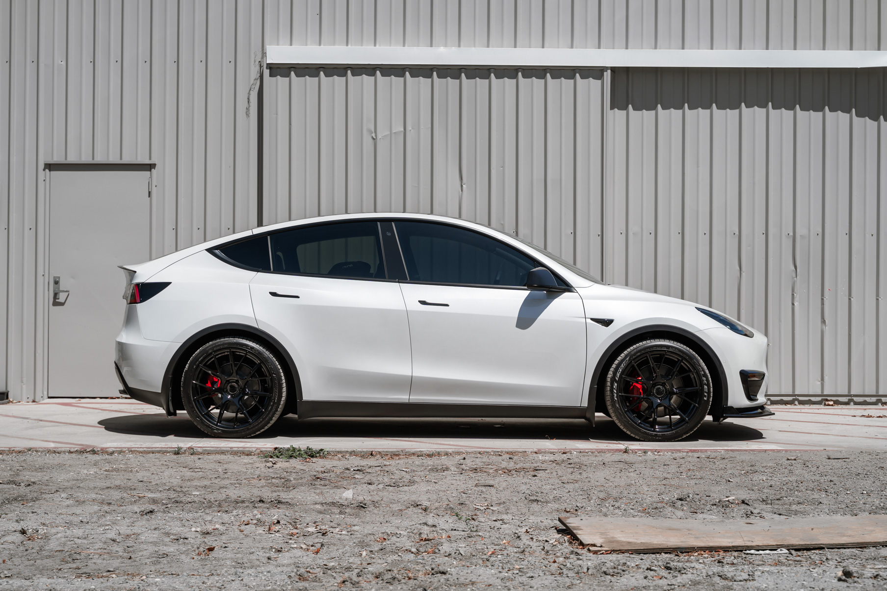 A 2020 Tesla Model Y on 20 Inch Blaque Diamond BD-F18 Gloss Black Wheels