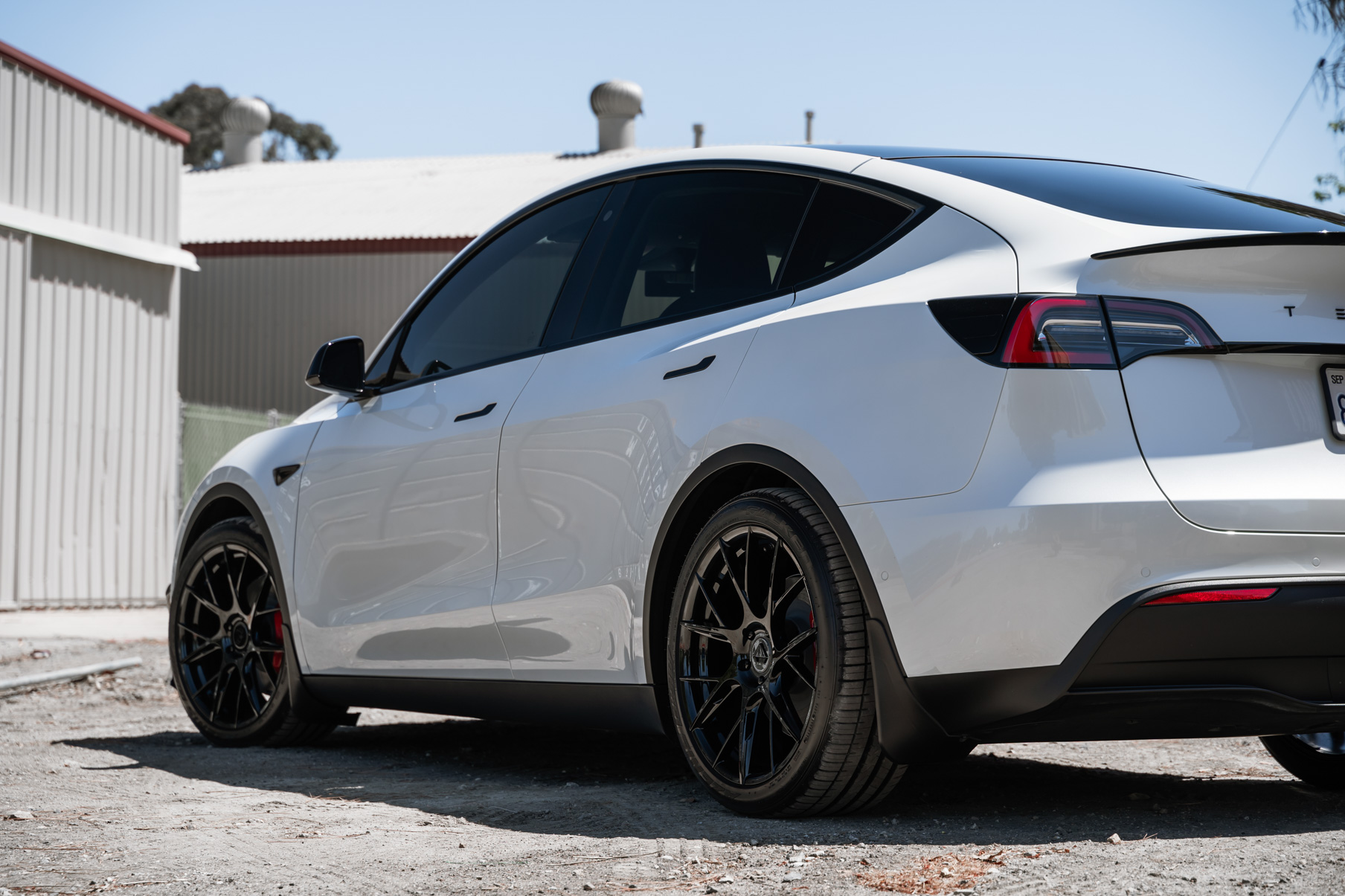 A 2020 Tesla Model Y on 20 Inch Blaque Diamond BD-F18 Gloss Black Wheels