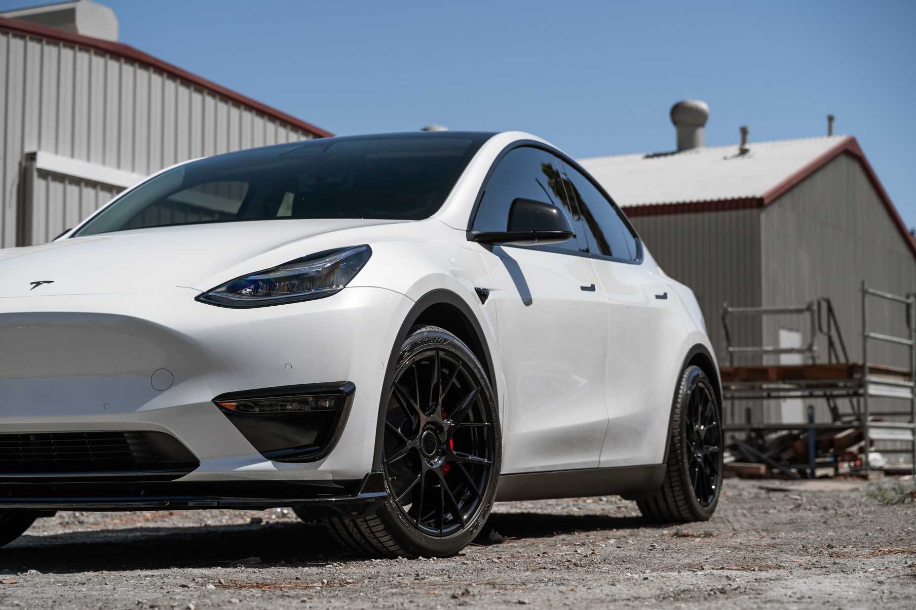 A 2020 Tesla Model Y on 20 Inch Blaque Diamond BD-F18 Gloss Black Wheels