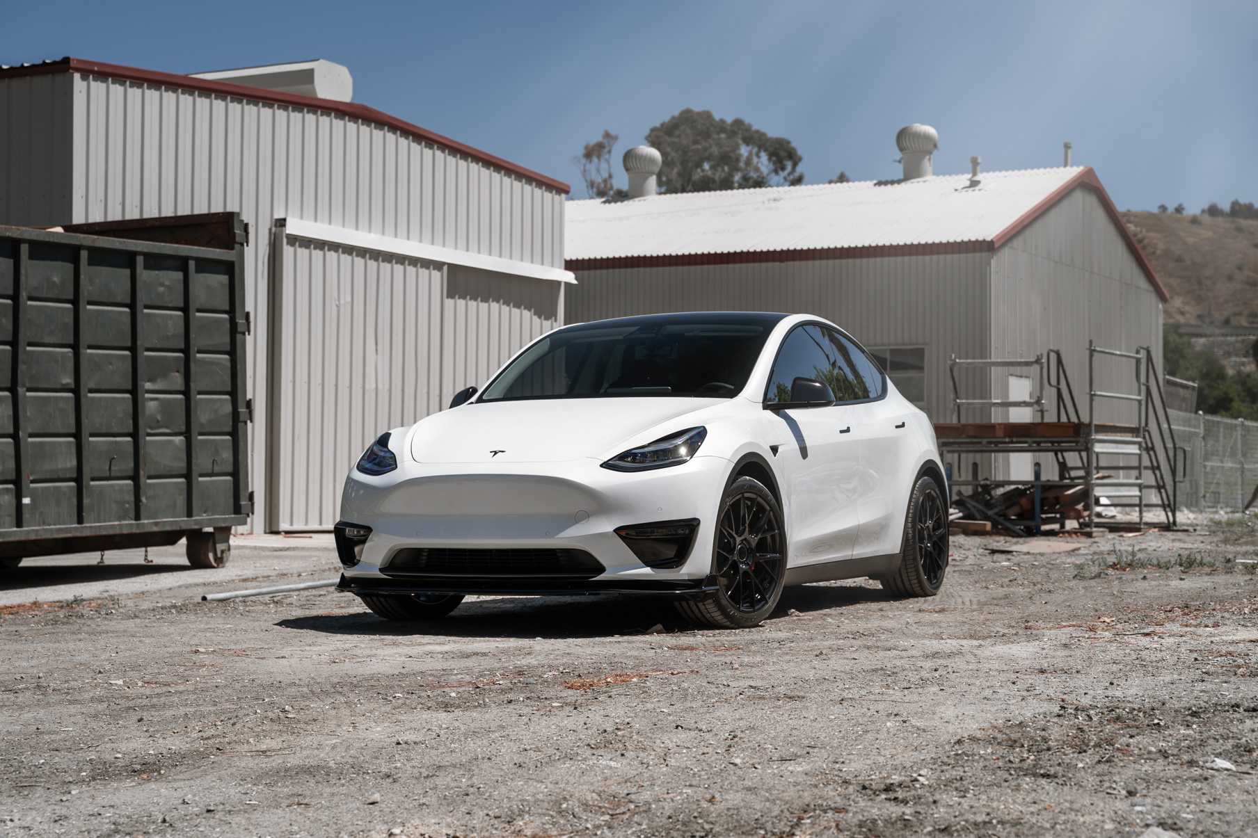 A 2020 Tesla Model Y on 20 Inch Blaque Diamond BD-F18 Gloss Black Wheels