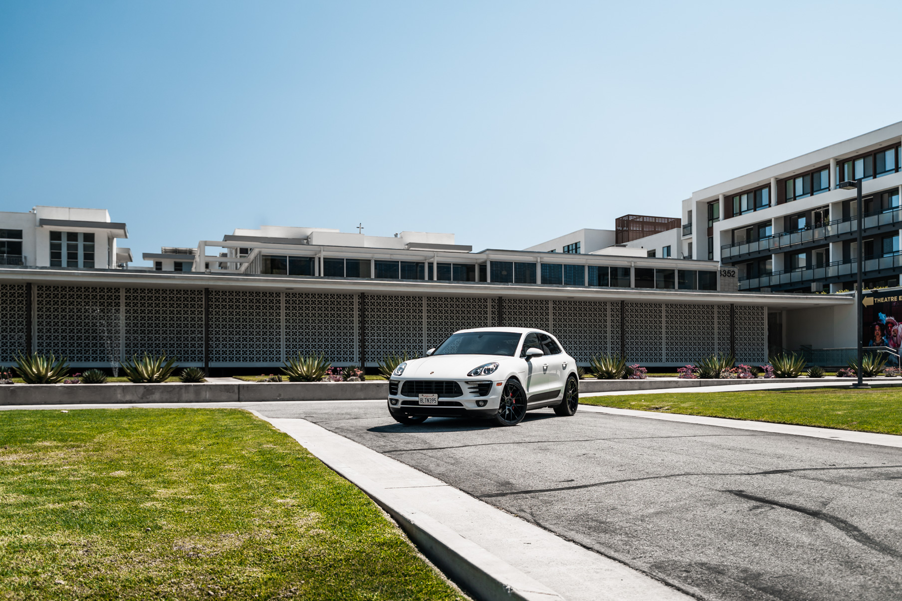 A 2018 Porsche Macan on 22 Inch Blaque Diamond BD-F18 Gloss Black Wheels