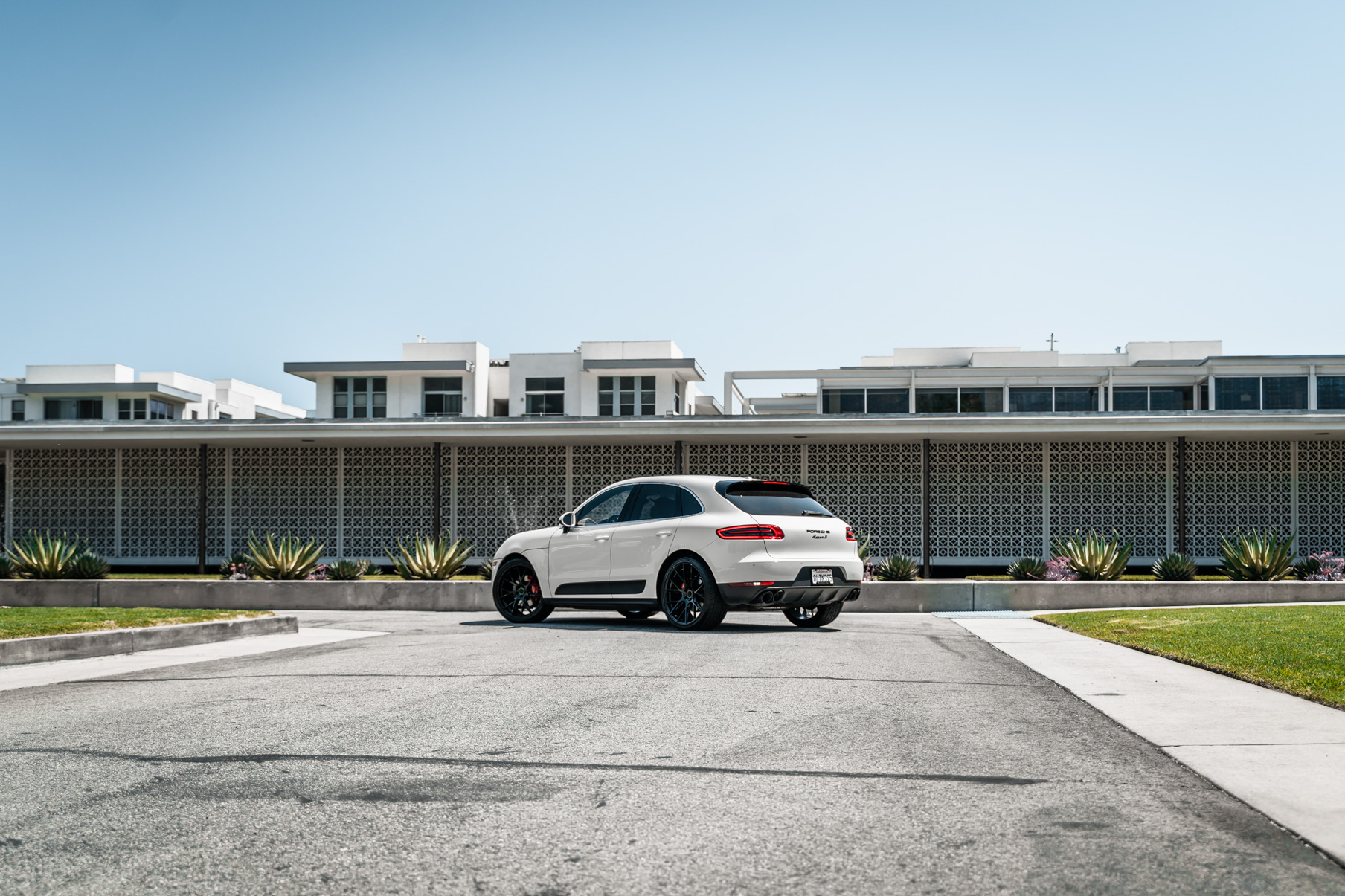 A 2018 Porsche Macan on 22 Inch Blaque Diamond BD-F18 Gloss Black Wheels