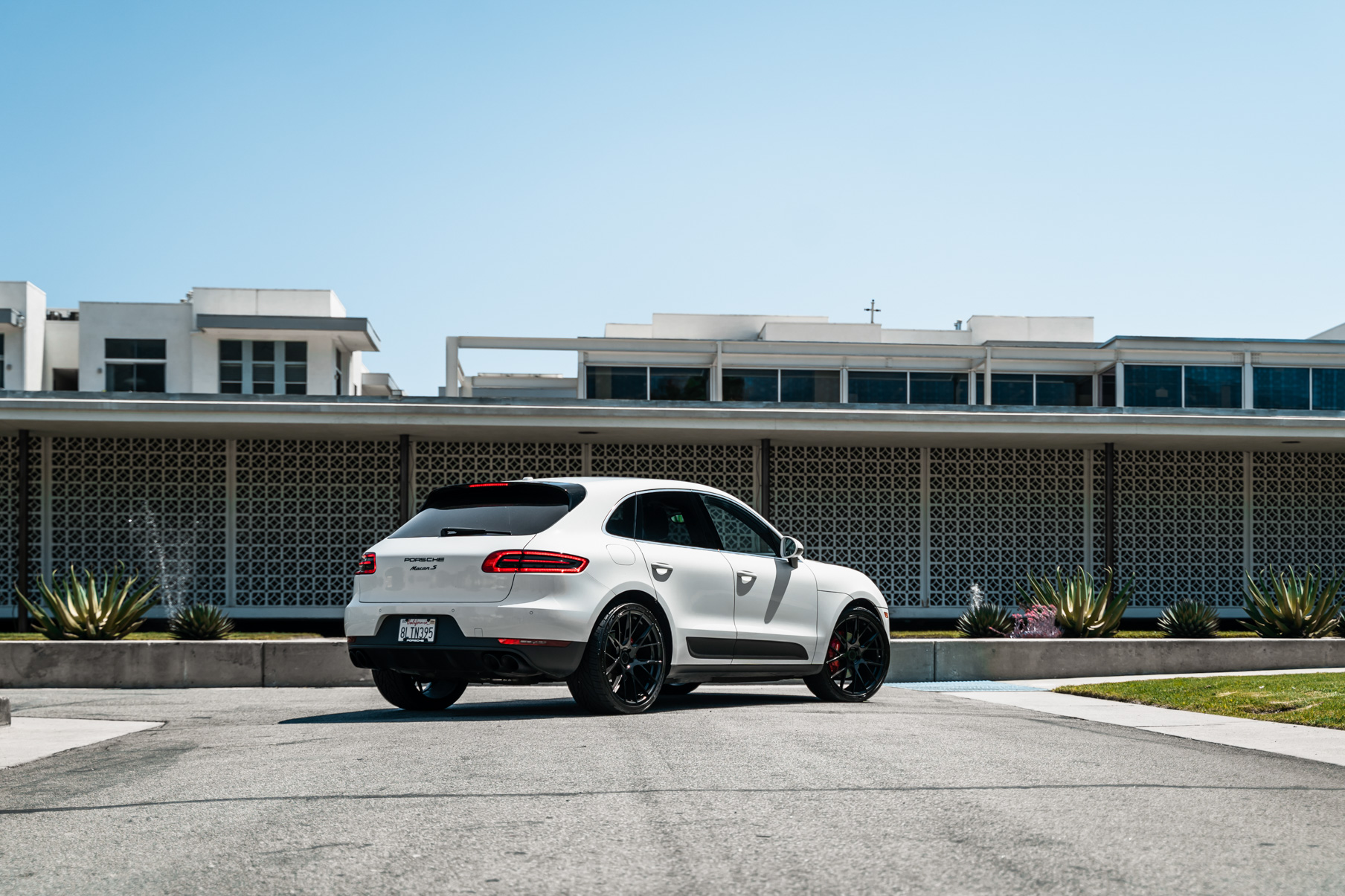 A 2018 Porsche Macan on 22 Inch Blaque Diamond BD-F18 Gloss Black Wheels