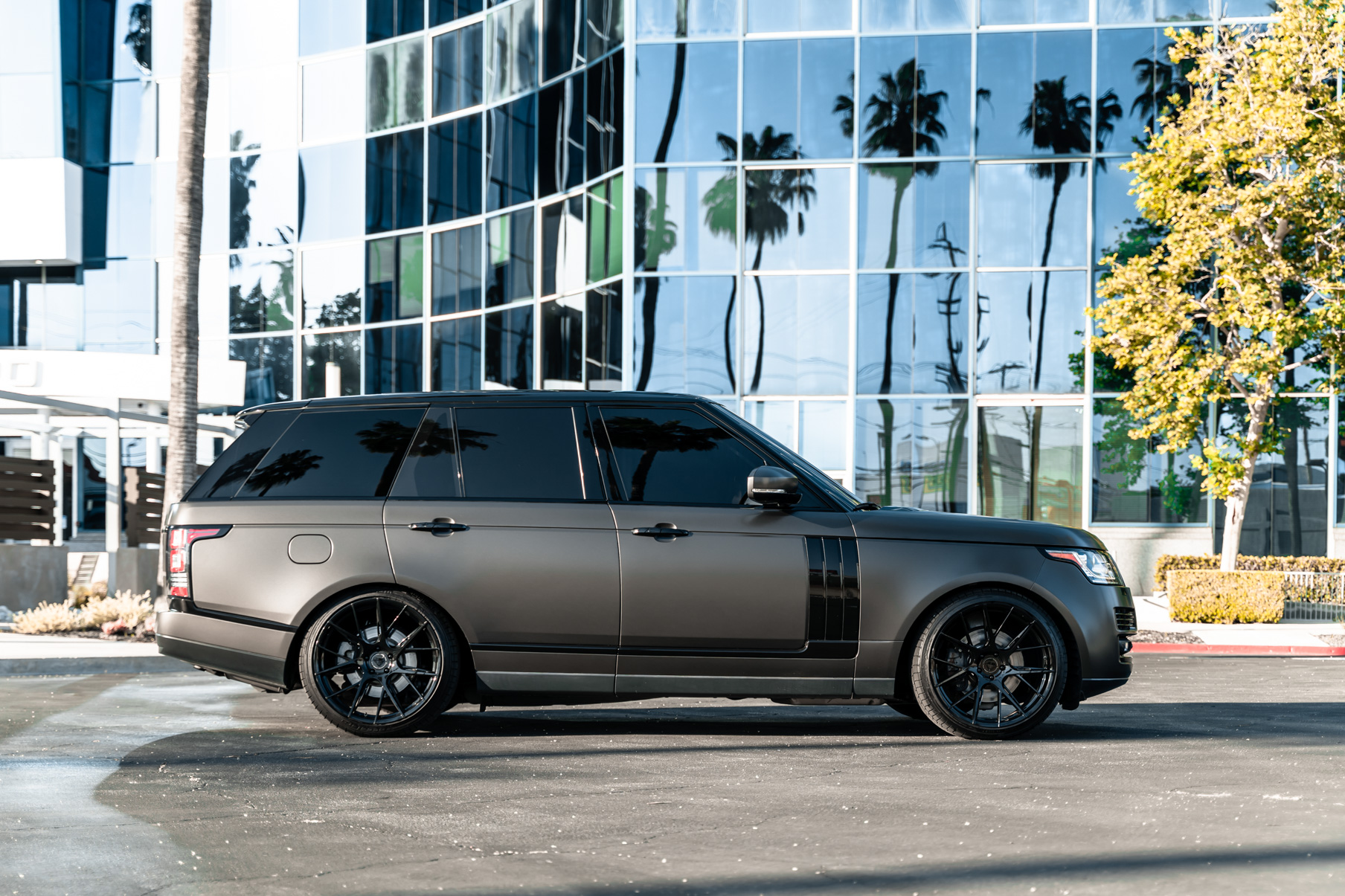 A 2016 Range Rover on 22 Inch Blaque Diamond BD-F18 Gloss Black Wheels
