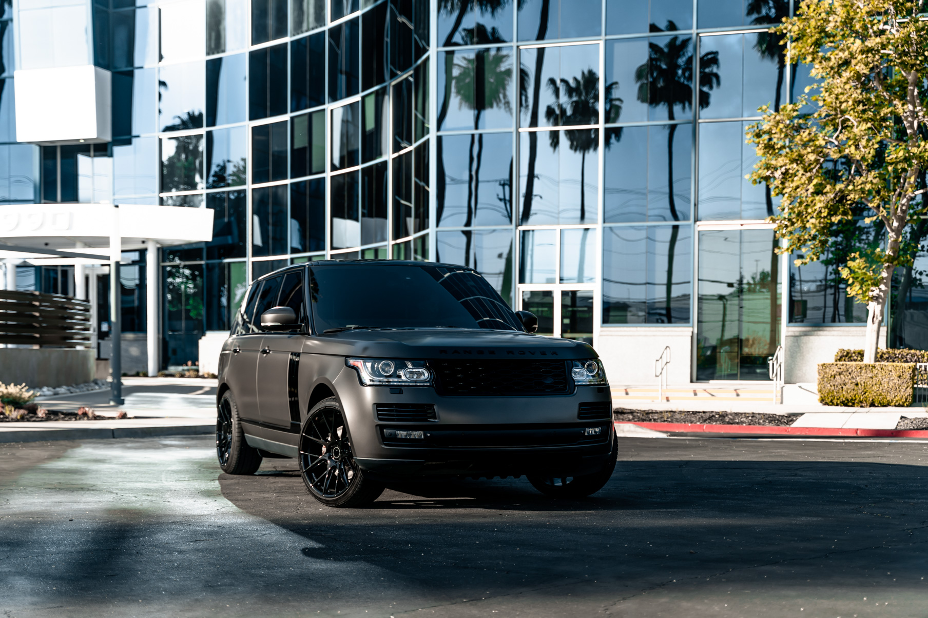 A 2016 Range Rover on 22 Inch Blaque Diamond BD-F18 Gloss Black Wheels