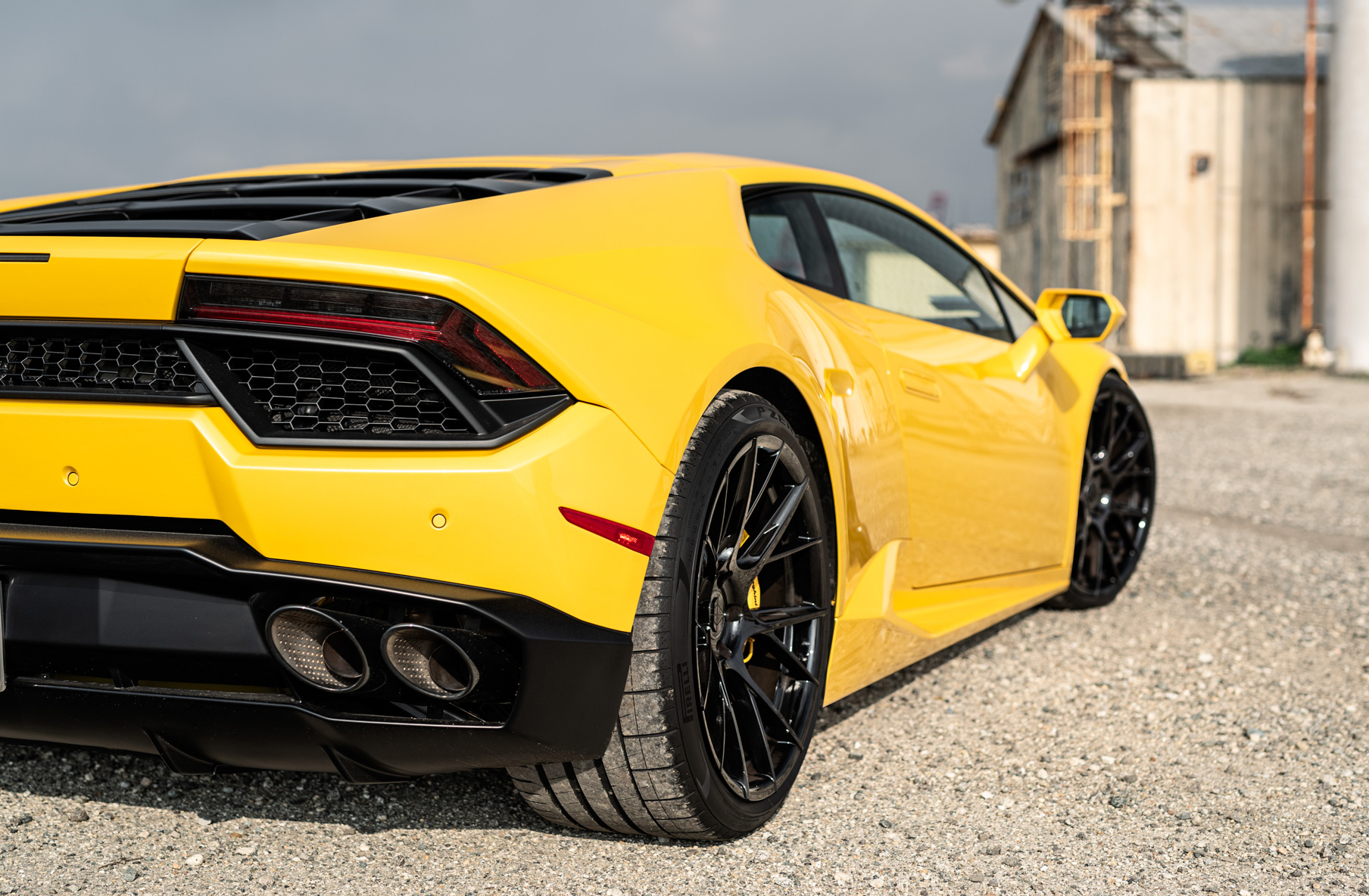 A 2017 Huracan on Blaque Diamond BD-F18 on Gloss Black Wheels