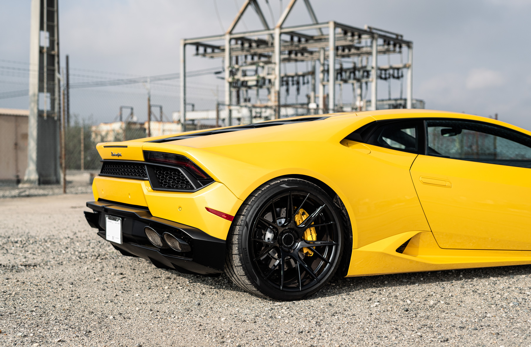 A 2017 Huracan on Blaque Diamond BD-F18 on Gloss Black Wheels