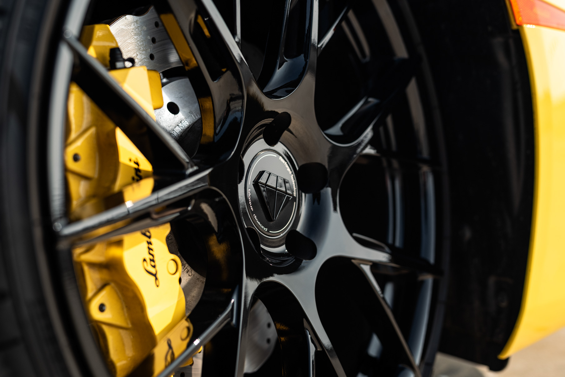A 2017 Huracan on Blaque Diamond BD-F18 on Gloss Black Wheels