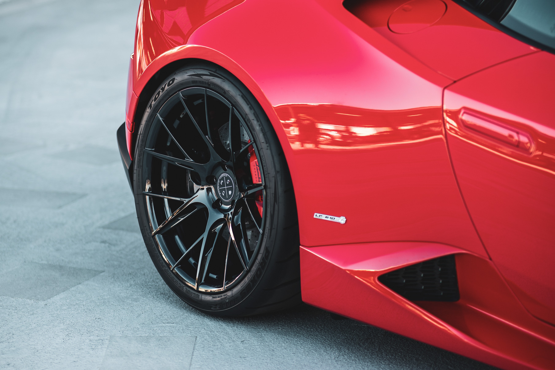 A 2016 Lamborghini Huracan on 20 Inch Blaque Diamond BD-F18 Gloss Black Wheels