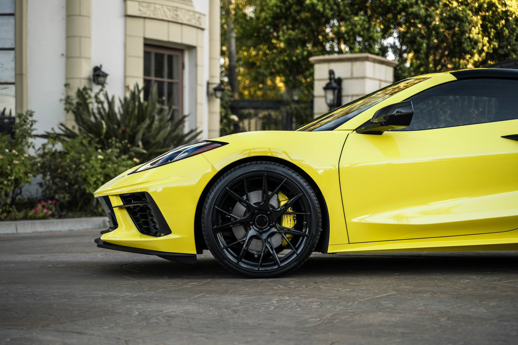 2020_Chevrolet_Corvette_C8_Blaque_Diamond_Wheels_BDF18_20_inch_Gloss_Black (13)