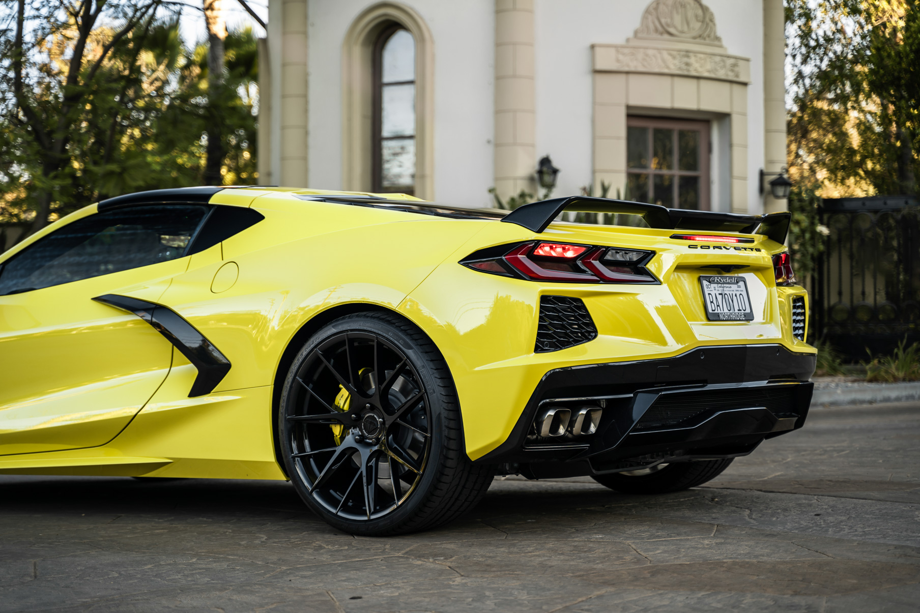 2020_Chevrolet_Corvette_C8_Blaque_Diamond_Wheels_BDF18_20_inch_Gloss_Black (10)