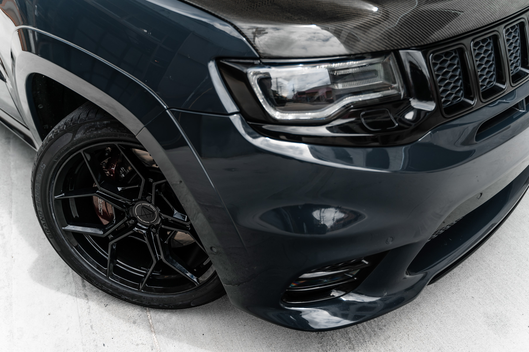 A 2018 Jeep SRT 8 on 20 Inch Blaque Diamond BD-F25 Gloss Black Wheels