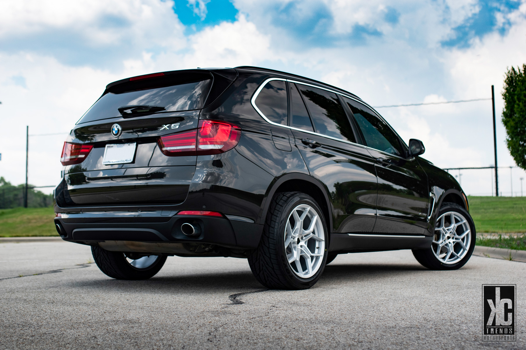 A 2015 BMW X5 on 20 Inch Blaque Diamond BD-F25 Brushed Silver Wheels