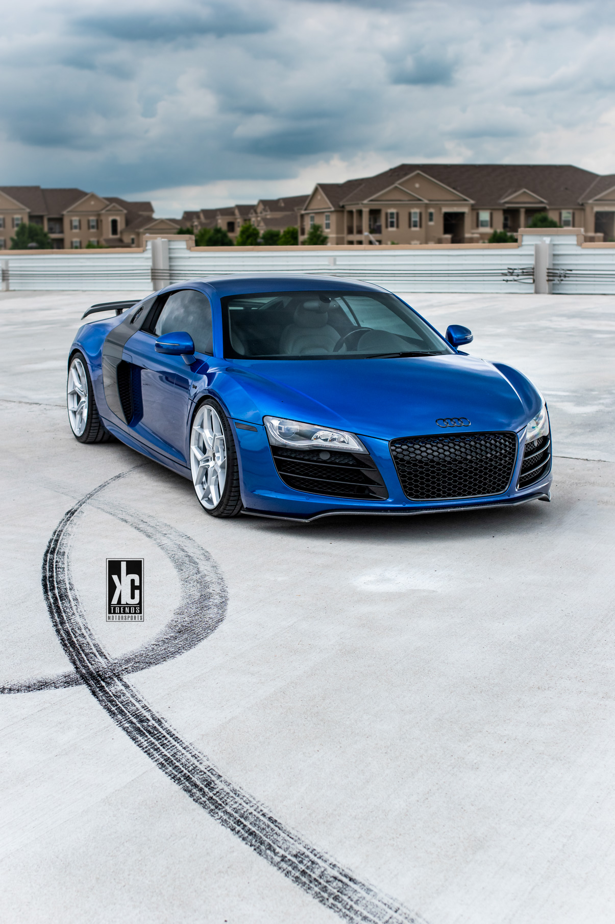A 2010 Audi R8 V10 on Blaque Diamond BD-F25 Brushed Silver Wheels