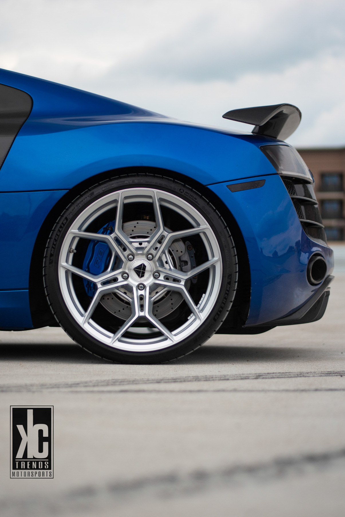 A 2010 Audi R8 V10 on Blaque Diamond BD-F25 Brushed Silver Wheels