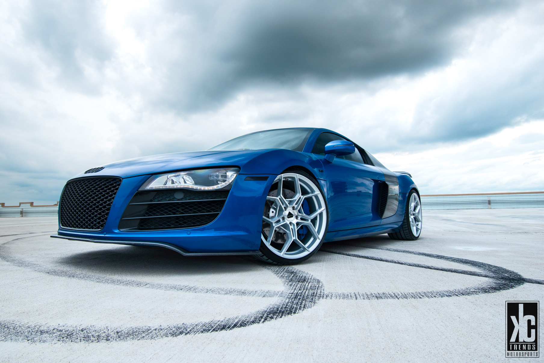 A 2010 Audi R8 V10 on Blaque Diamond BD-F25 Brushed Silver Wheels