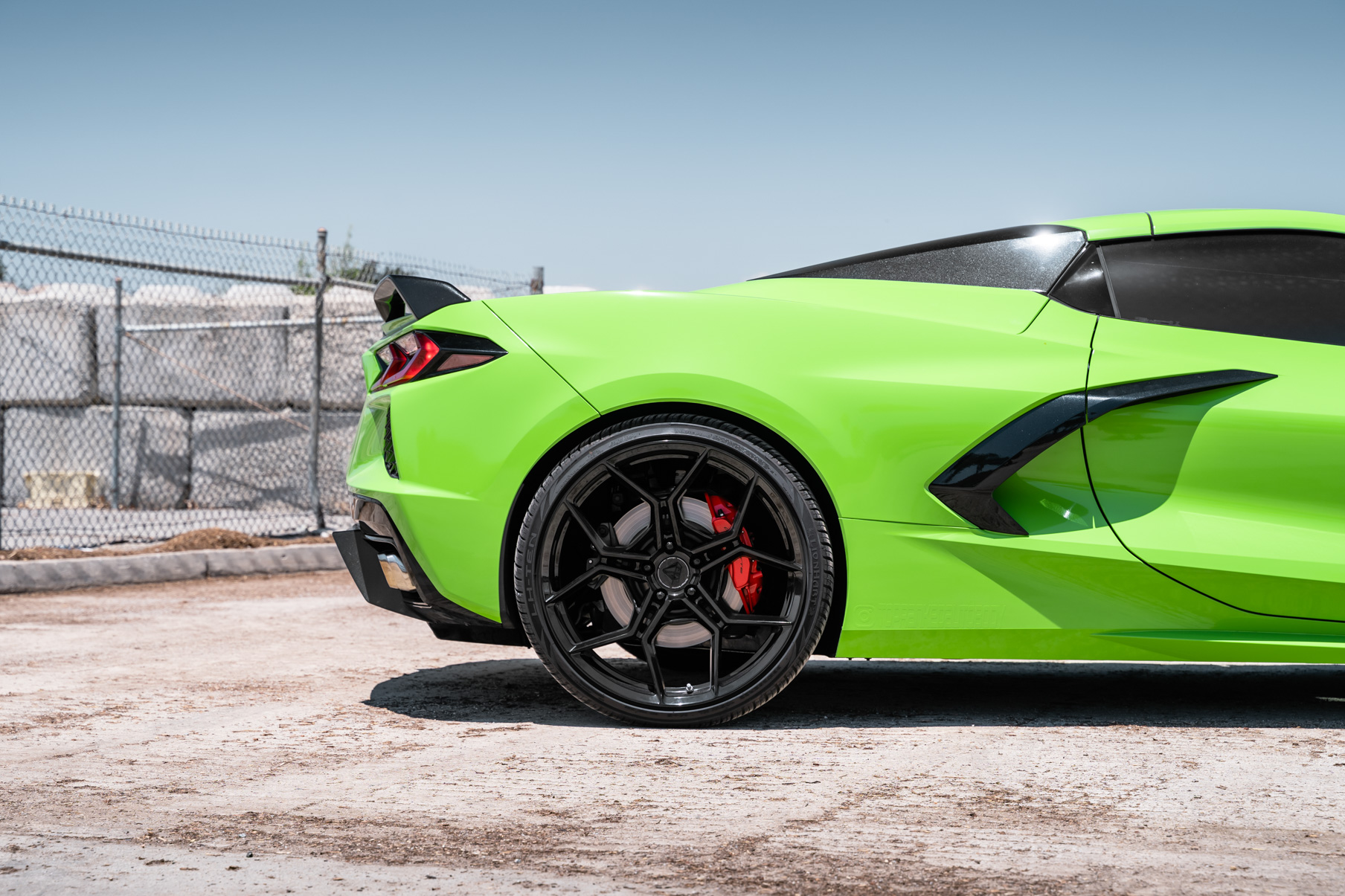 A 2021 Chevrolet Corvette C8 on BD-F25 Gloss Black Wheels