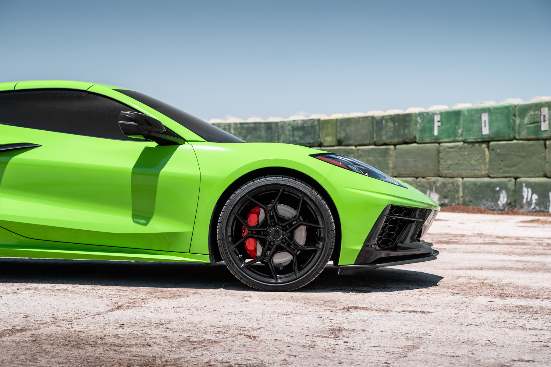A 2021 Chevrolet Corvette C8 on BD-F25 Gloss Black Wheels