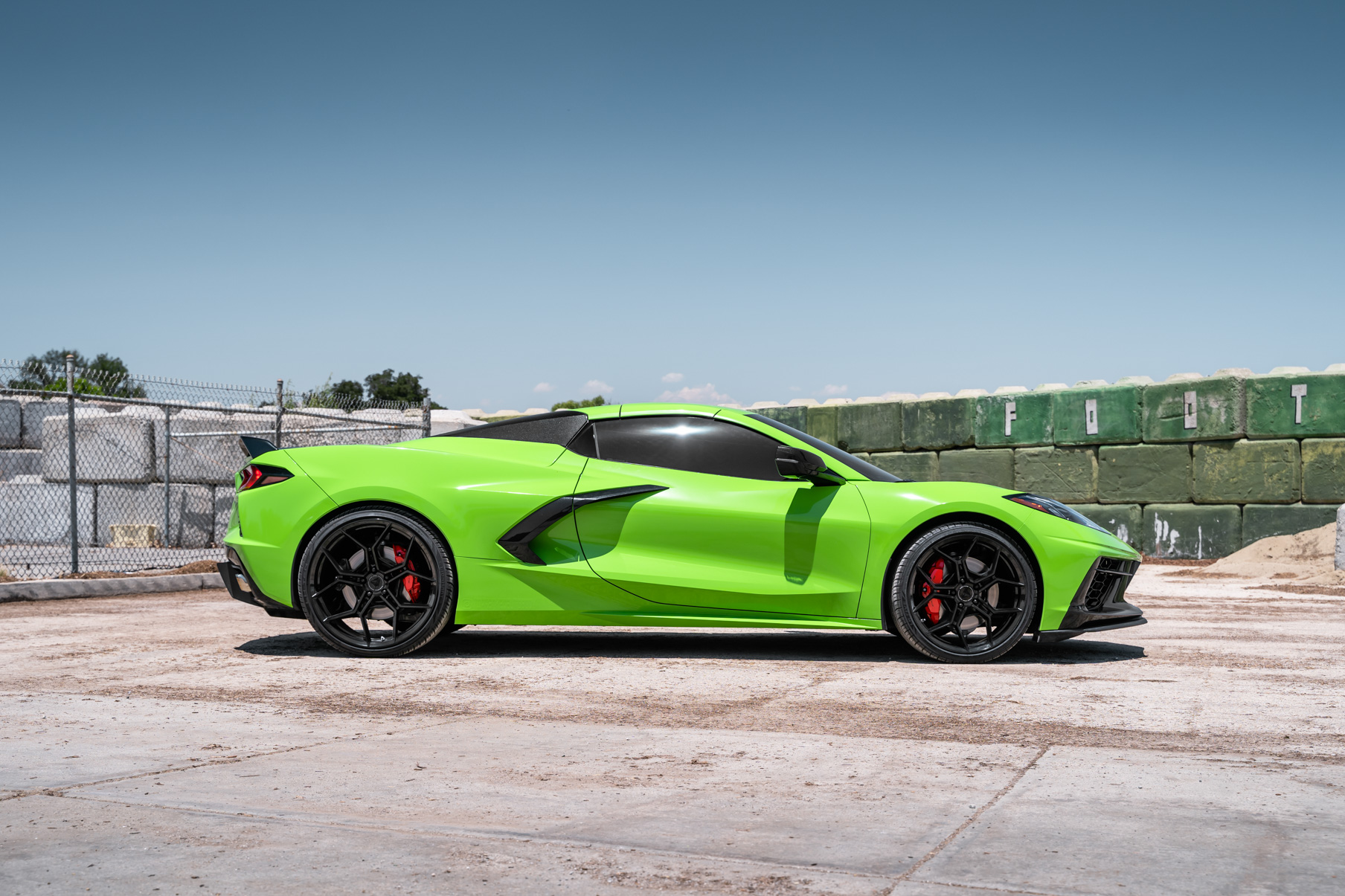 A 2021 Chevrolet Corvette C8 on BD-F25 Gloss Black Wheels
