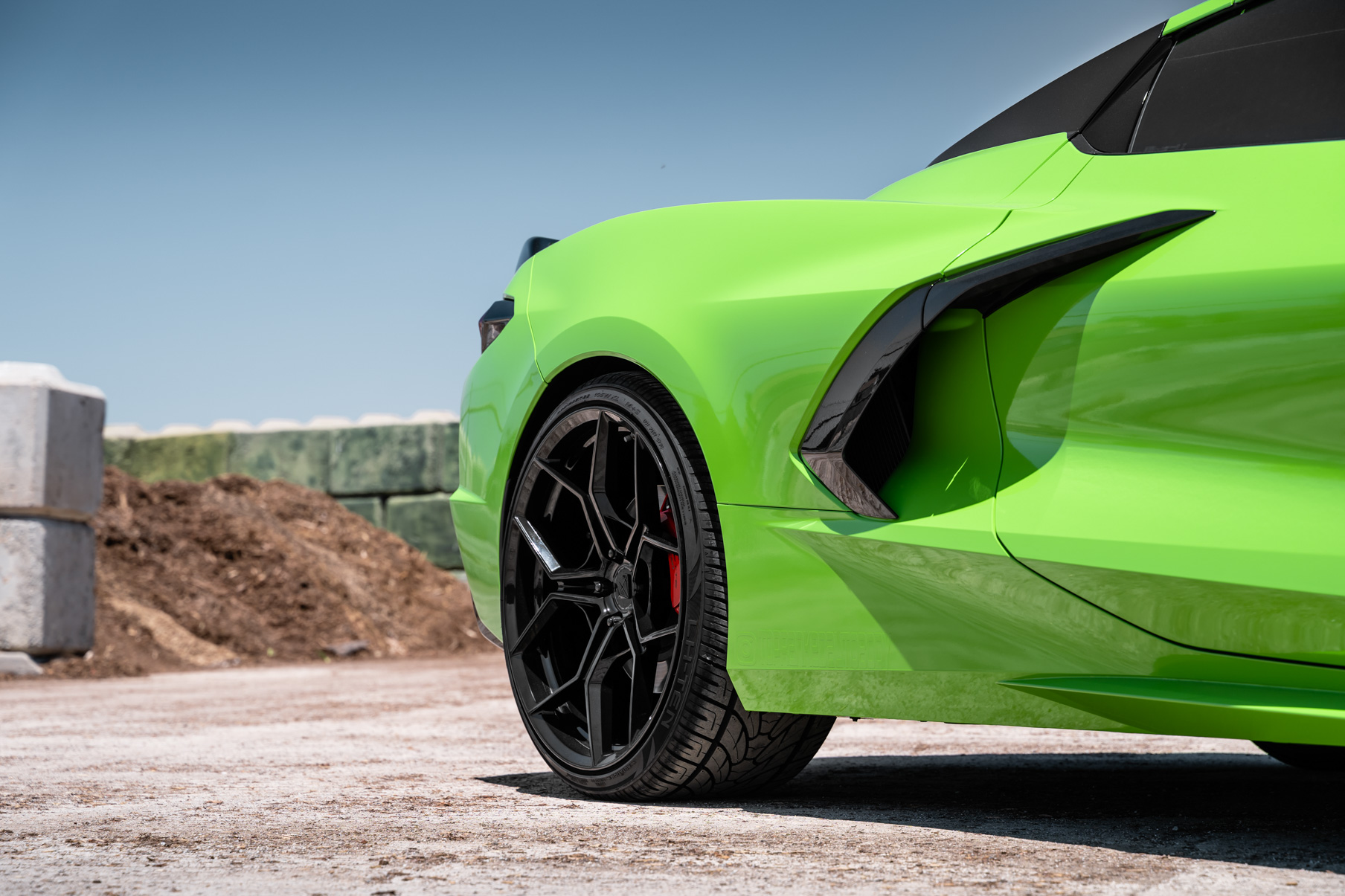 A 2021 Chevrolet Corvette C8 on BD-F25 Gloss Black Wheels
