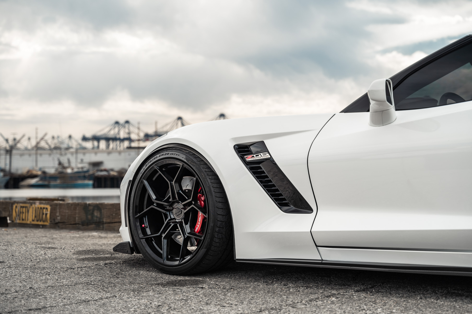 A 2018 Chevrolet Corvette C7 Z06 on Blaque Diamond BD-F25 Gloss Black Wheels