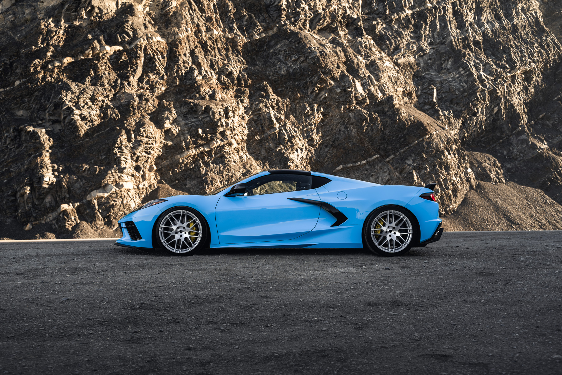 2020 Rapid Blue Corvette C8 on Blaque Diamond BD-F12: C8 Aftermarket Wheels