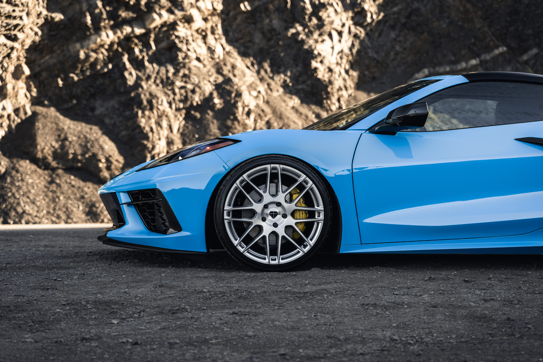 2020 Rapid Blue Corvette C8 on Blaque Diamond BD-F12: C8 Aftermarket Wheels