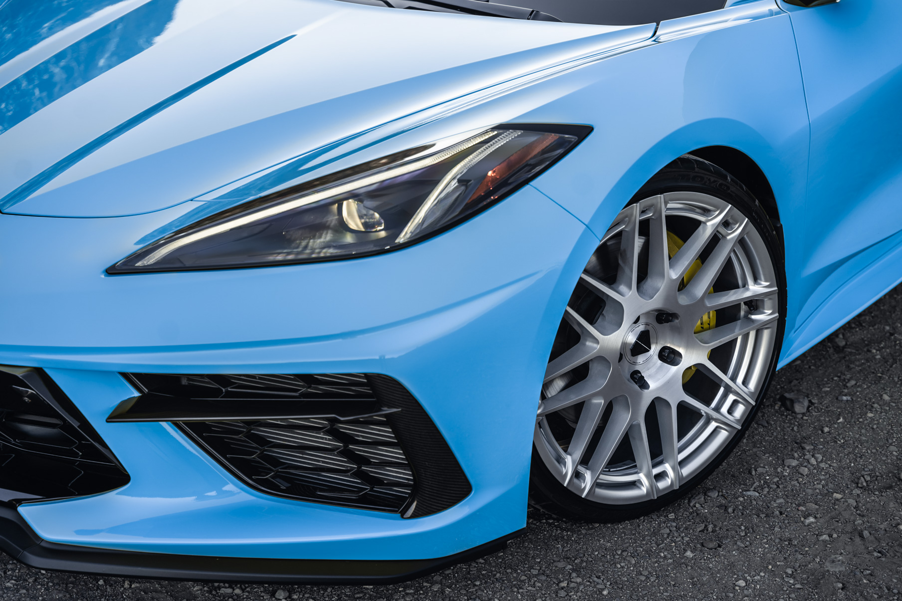 2020 Rapid Blue Corvette C8 on Blaque Diamond BD-F12: C8 Aftermarket Wheels