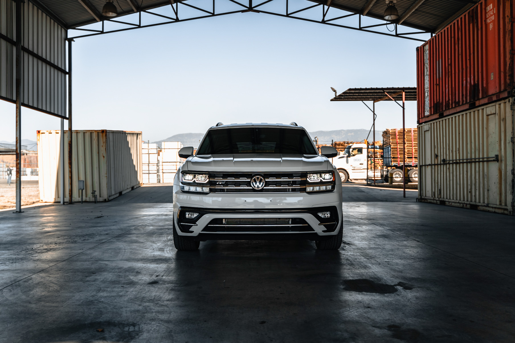 A 2018 Volkswagen Atlas on Blaque Diamond BD-23 22 inch Matte Bronze Wheels