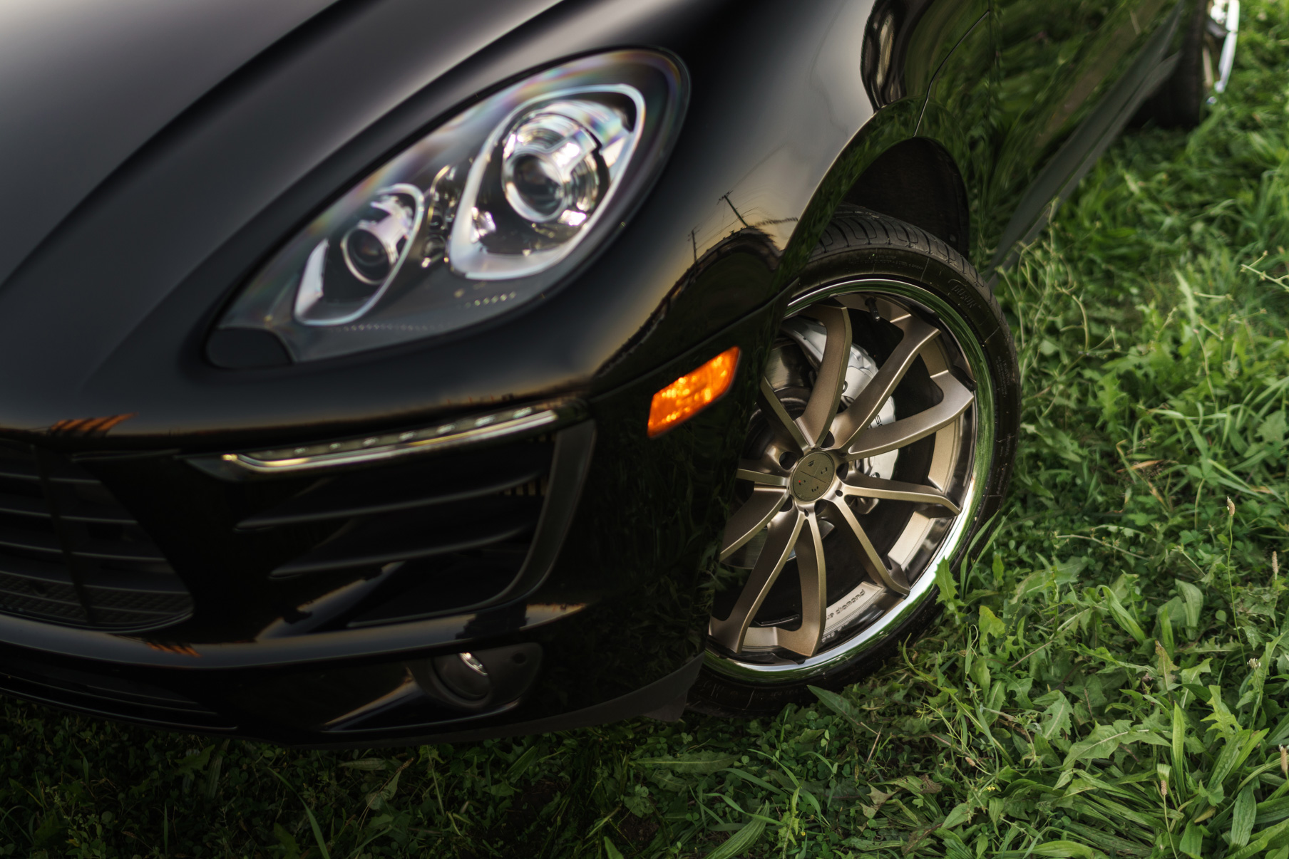 A 2017 Porsche Macan S on Blaque Diamond BD-23 Bronze Wheels