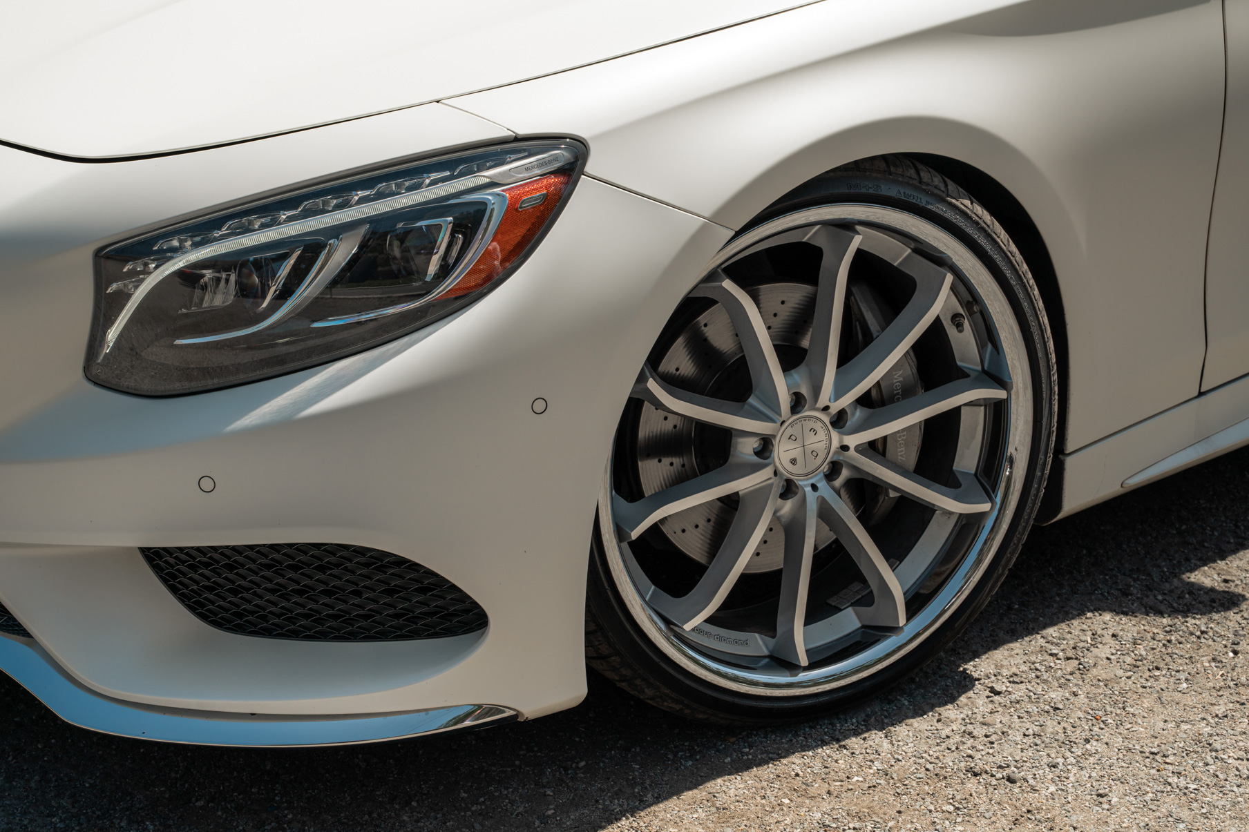A 2015 Mercedes-Benz S550 on Blaque Diamond BD-F23 Gloss Silver with Chrome Lip Wheels