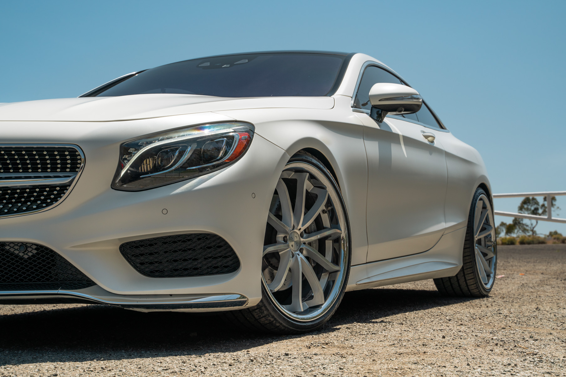 A 2015 Mercedes-Benz S550 on Blaque Diamond BD-F23 Gloss Silver with Chrome Lip Wheels
