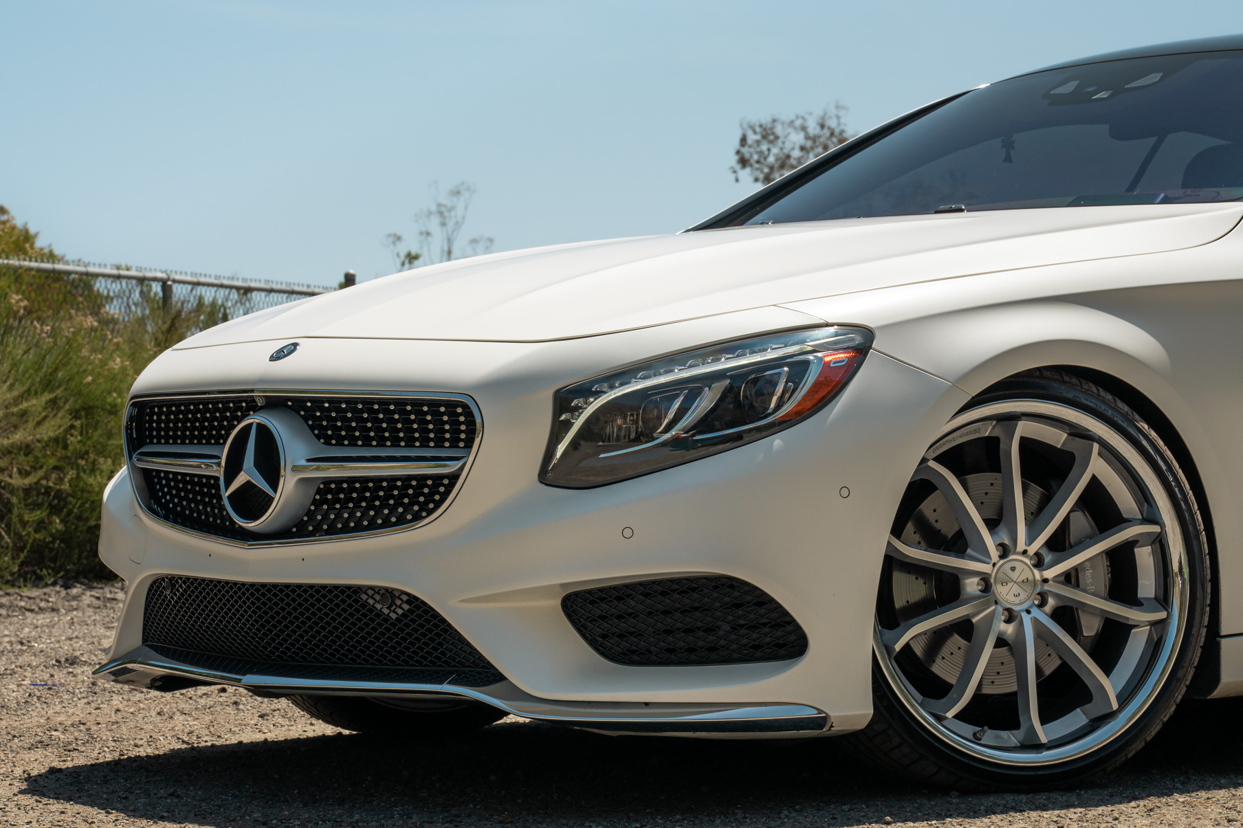 A 2015 Mercedes-Benz S550 on Blaque Diamond BD-F23 Gloss Silver with Chrome Lip Wheels