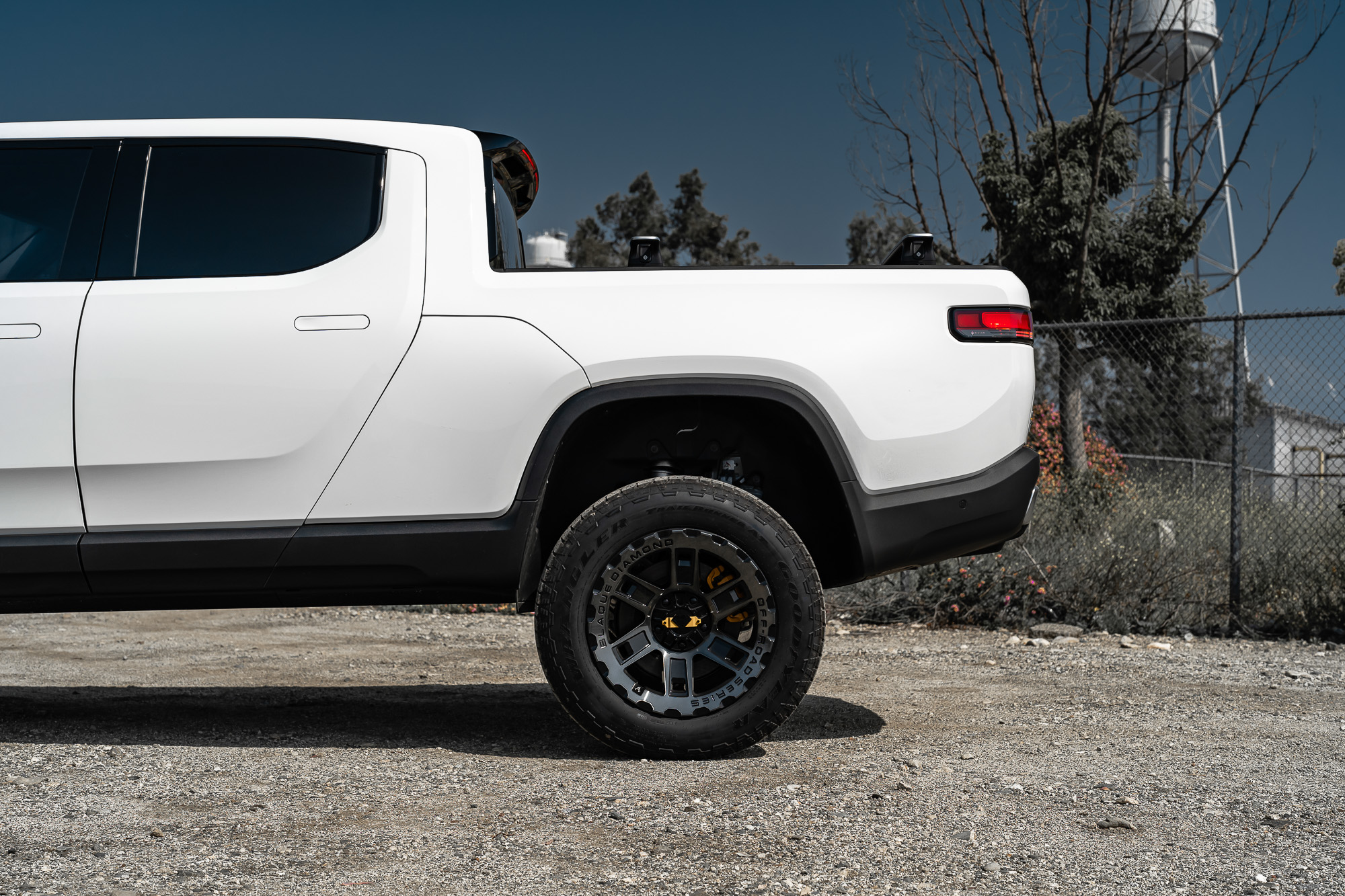A 2023 Rivian R1T on BD-O801 Machined Tinted Gloss Black Wheels