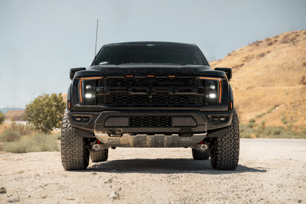 A 2022 Ford Raptor Blaque Diamond BD-O728 Tinted Machined Black Wheels