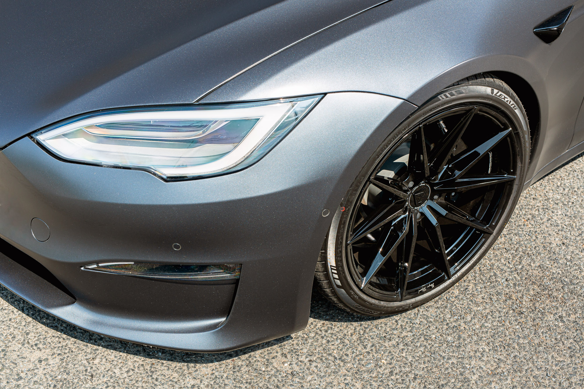 2022 Tesla Model S Plaid with Blaque Diamond BD-F29 Gloss Black Wheels